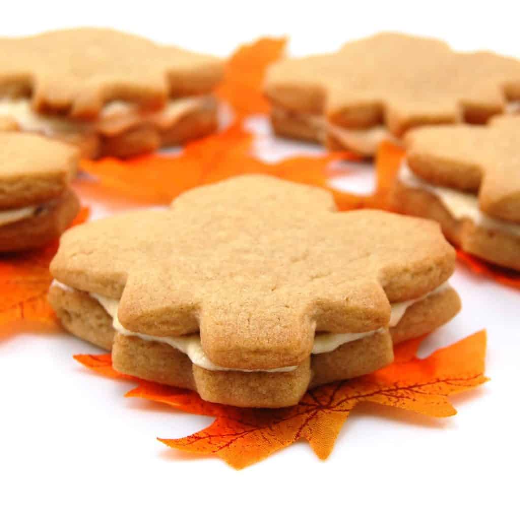 maple cream cookies with leaves