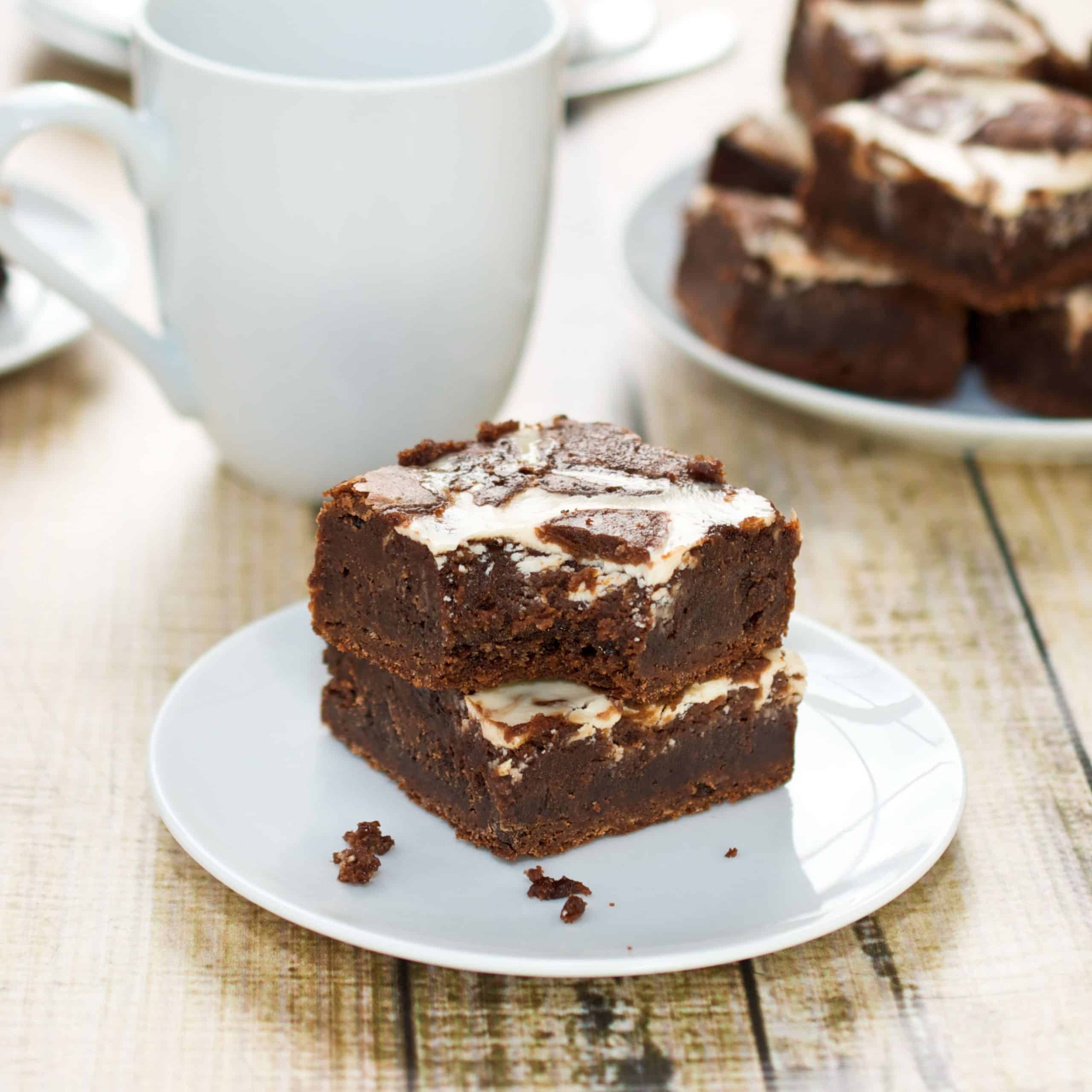 plate with swirl brownies