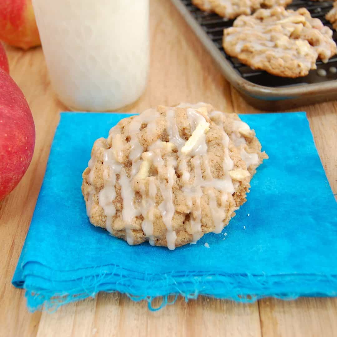 Apple Cinnamon Oatmeal Cookies with Apple Cider Glaze