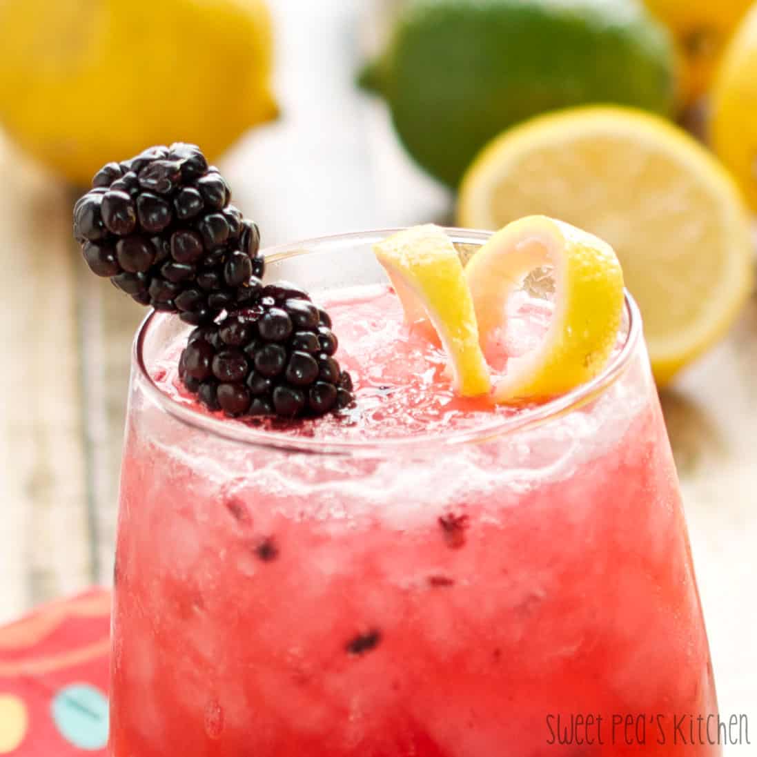 Blackberry Bramble Cocktail - Sweet Pea's Kitchen