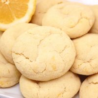 several lemon sugar cookies