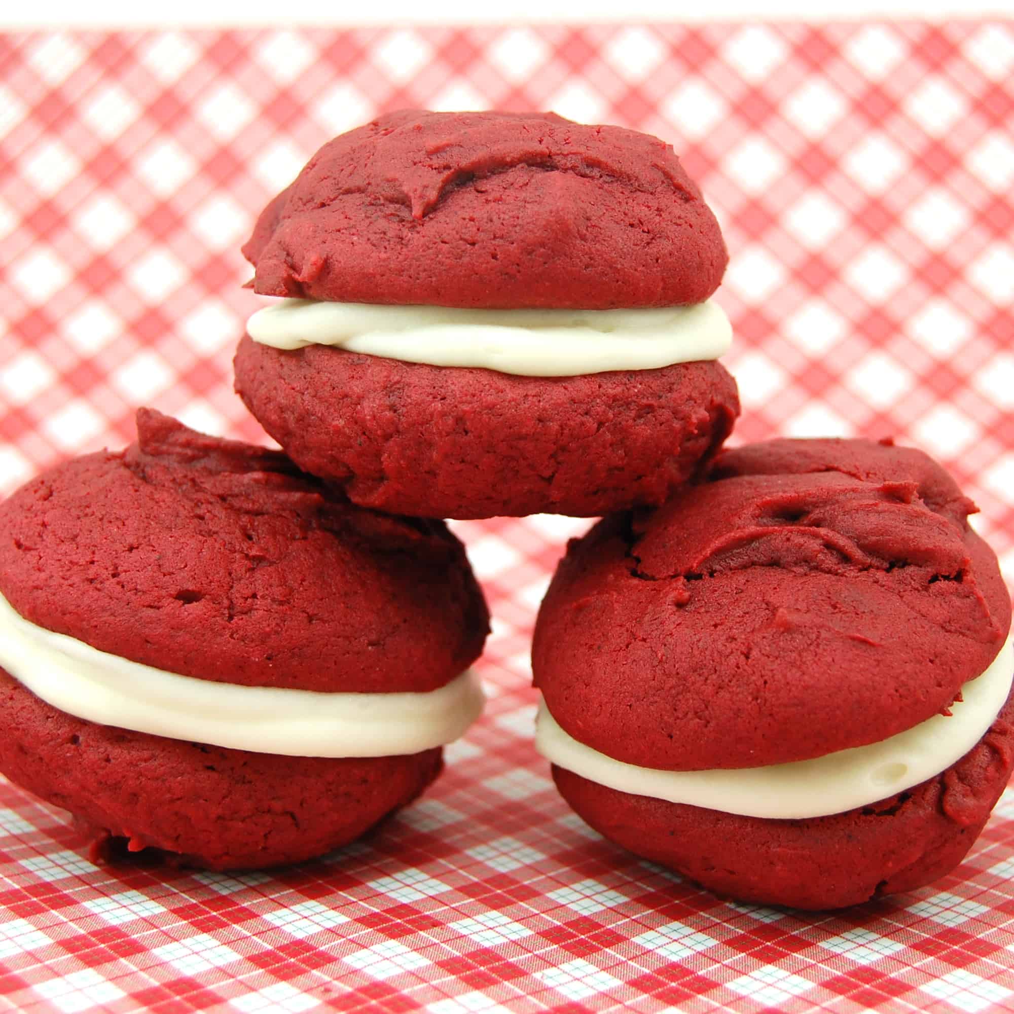 red velvet whoopie pies ready to eat