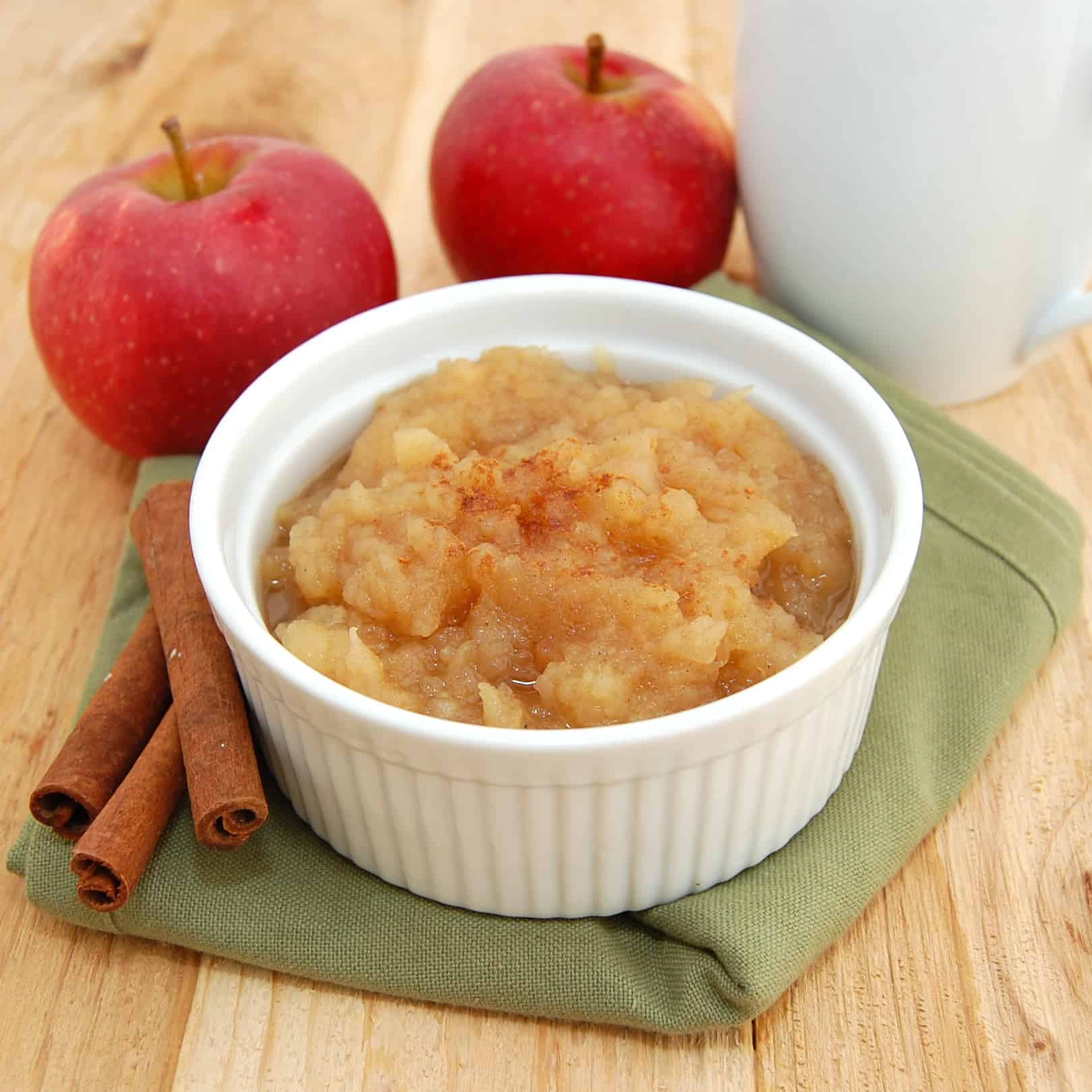 Best Easy Homemade Applesauce Recipe