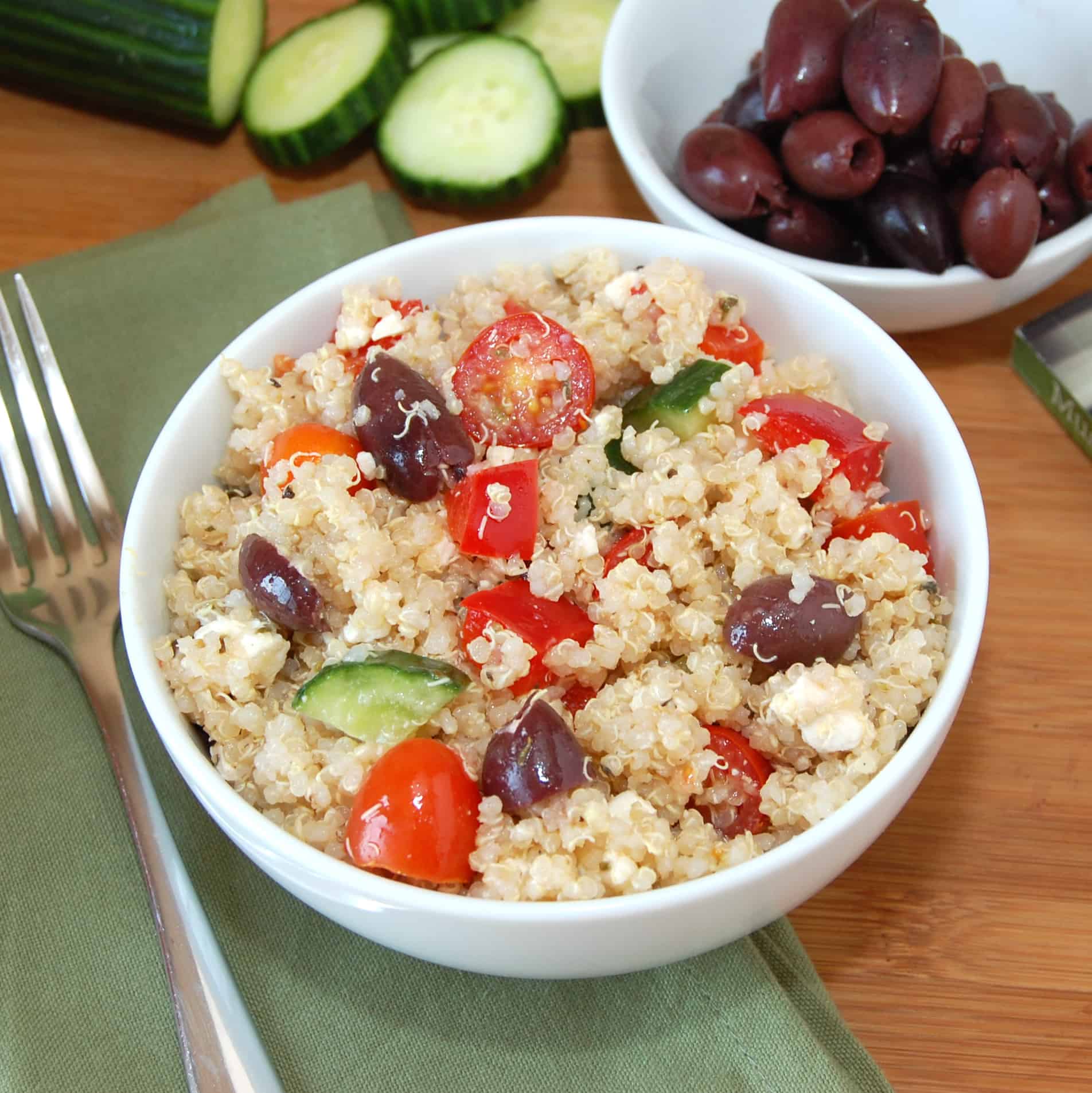 Mediterranean Quinoa Salad Recipe (With Vegetables & Cheese)