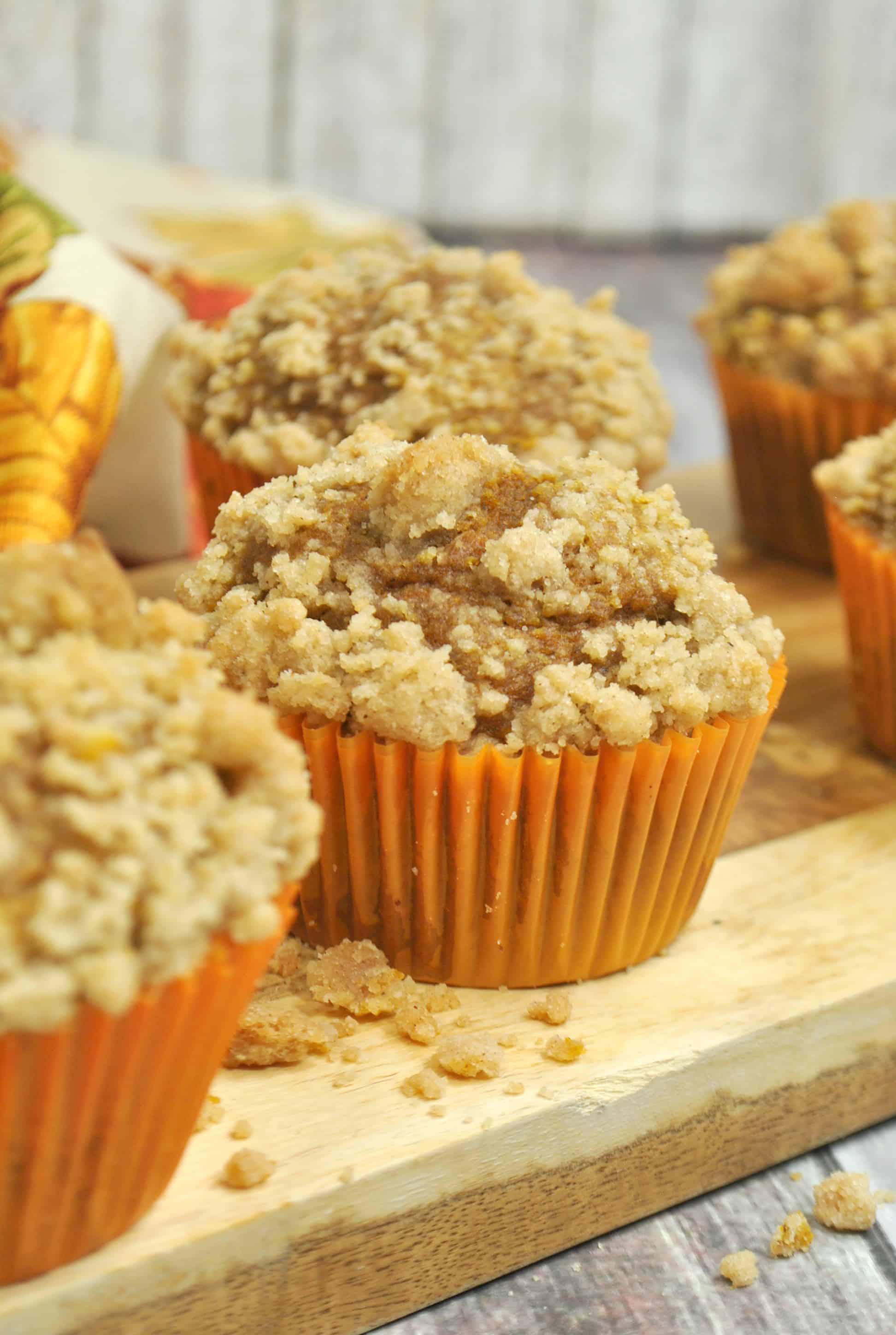 easy pumpkin muffins with a crumb topping