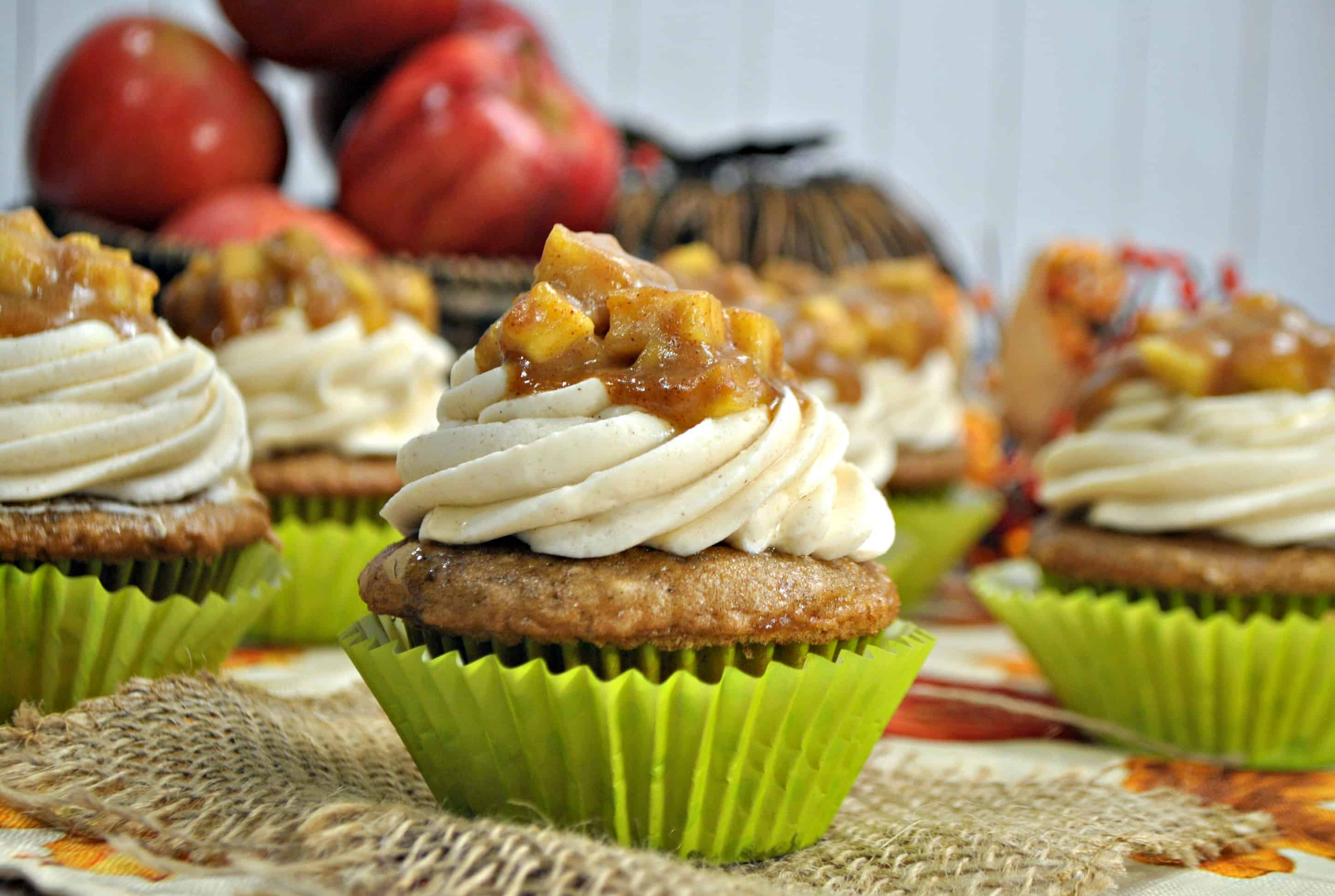 apple cupcakes with apple pie filling