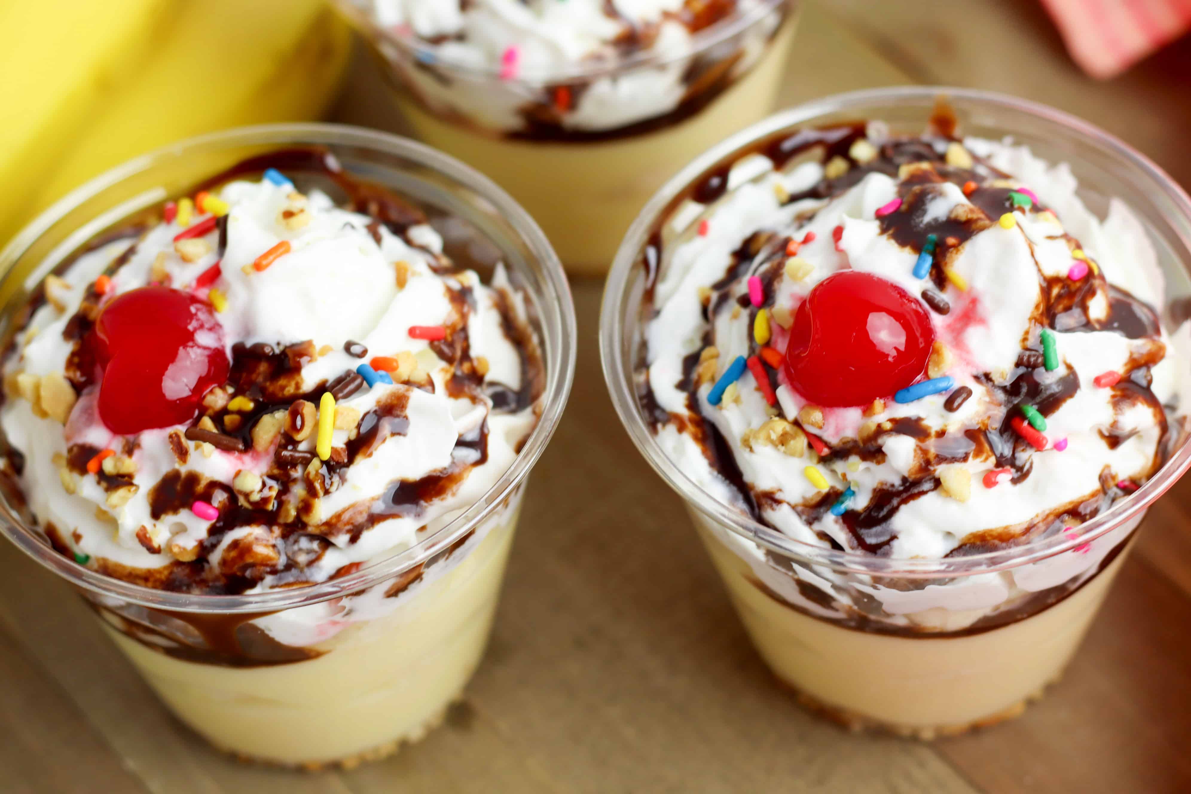 banana split pudding cups