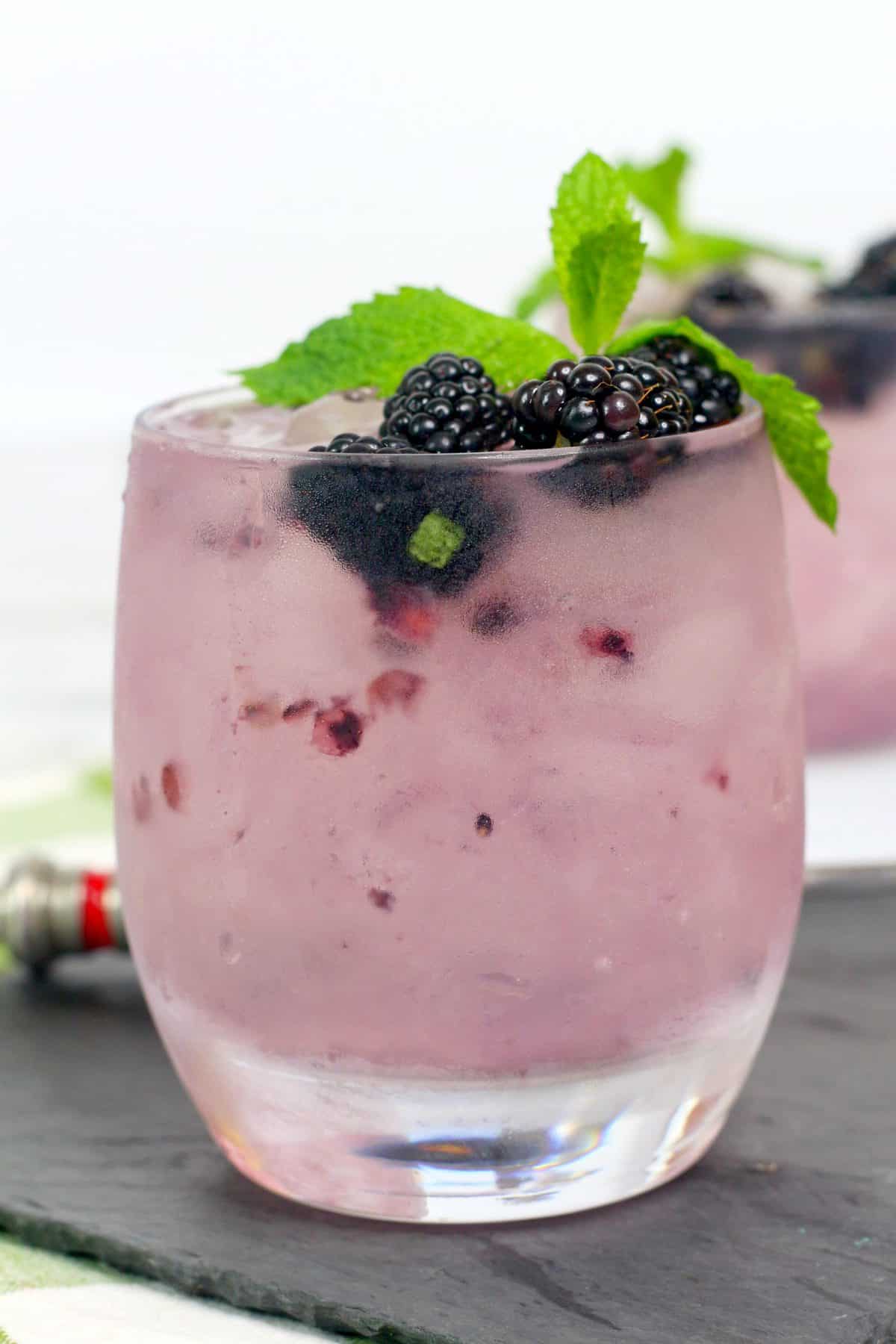 Blackberry Vodka Smash 