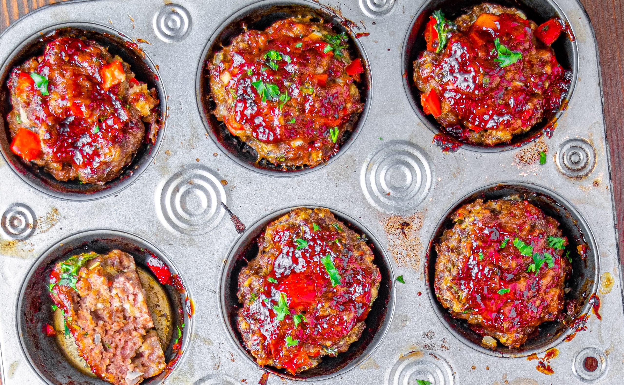 Mini meatloaf in outlet muffin tin