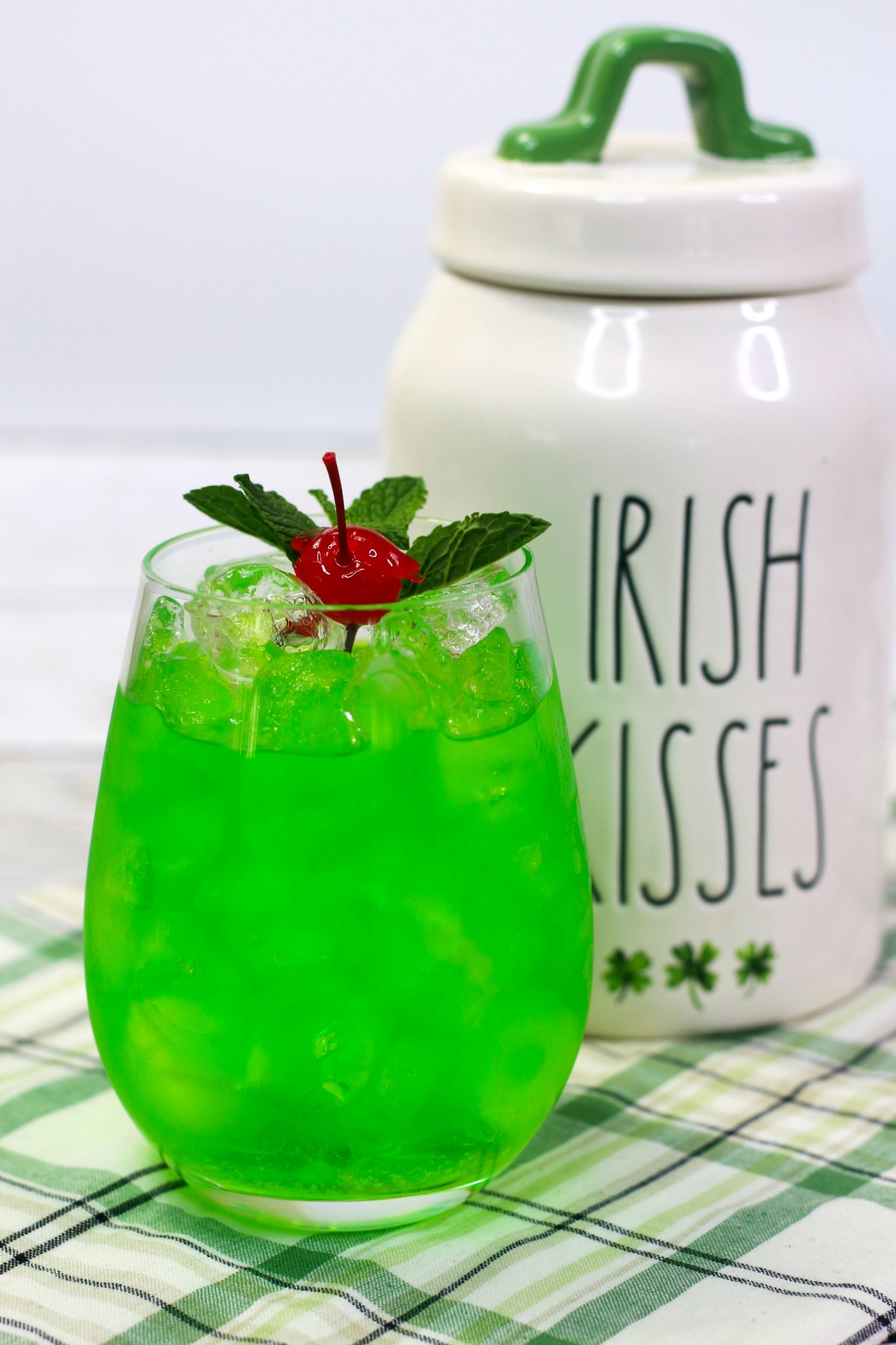 Tipsy Luck Of The Irish Cocktail Sweet Pea's Kitchen