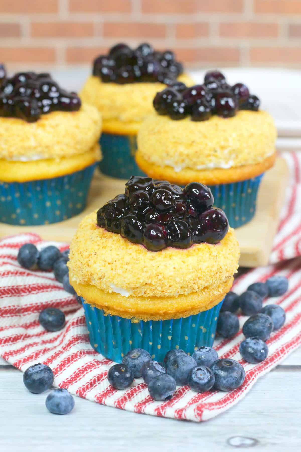 blueberry cupcakes, pie cupcakes