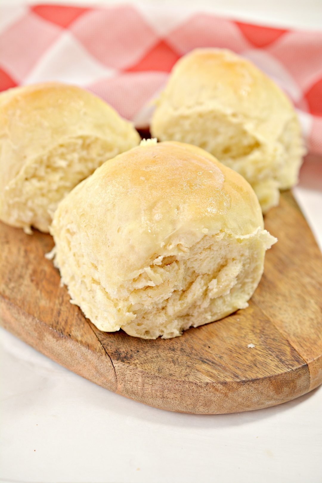 Soft Buttery Yeast Rolls - Sweet Pea's Kitchen
