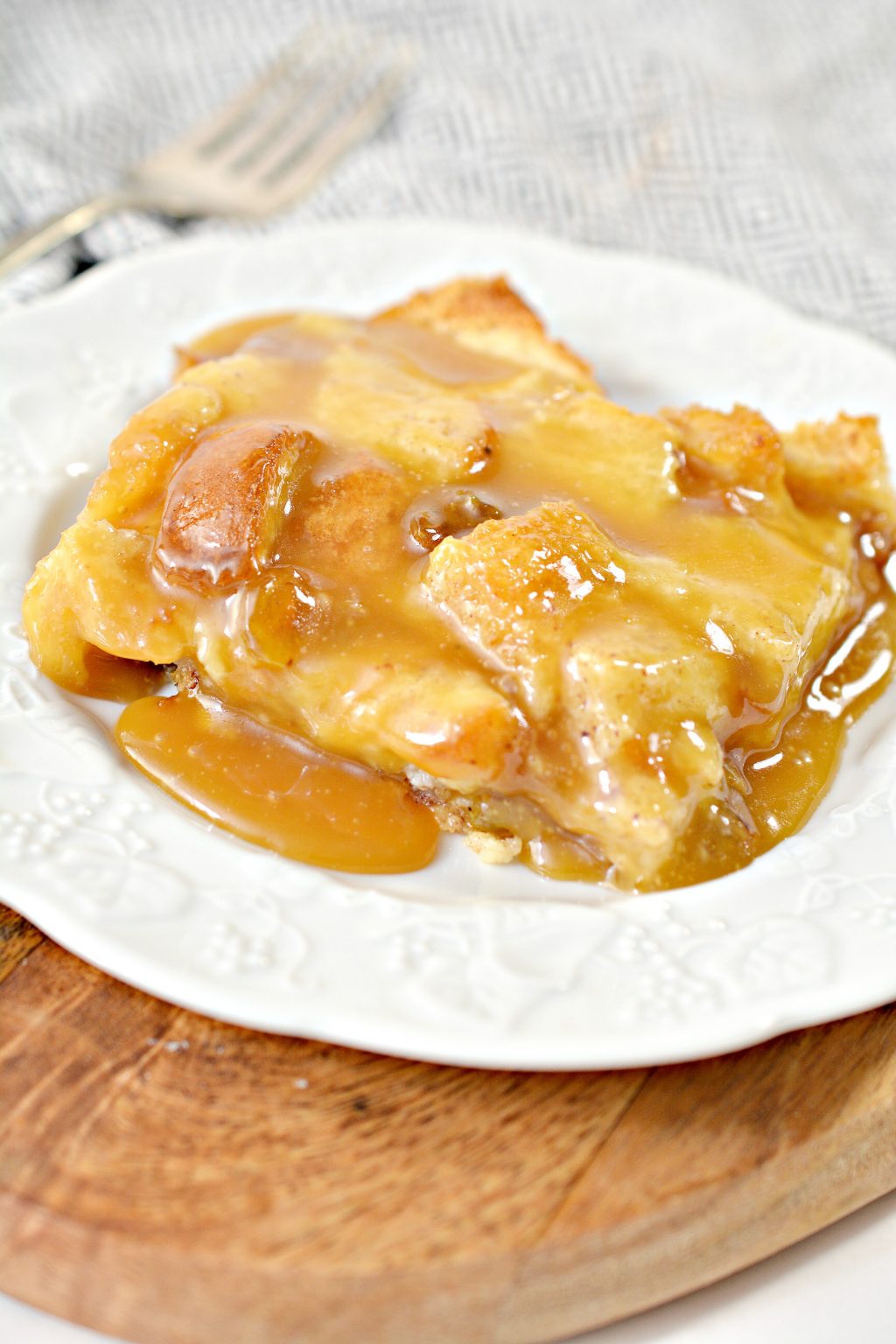Old Fashioned Bread Pudding With Vanilla Sauce 1 1024x1536 
