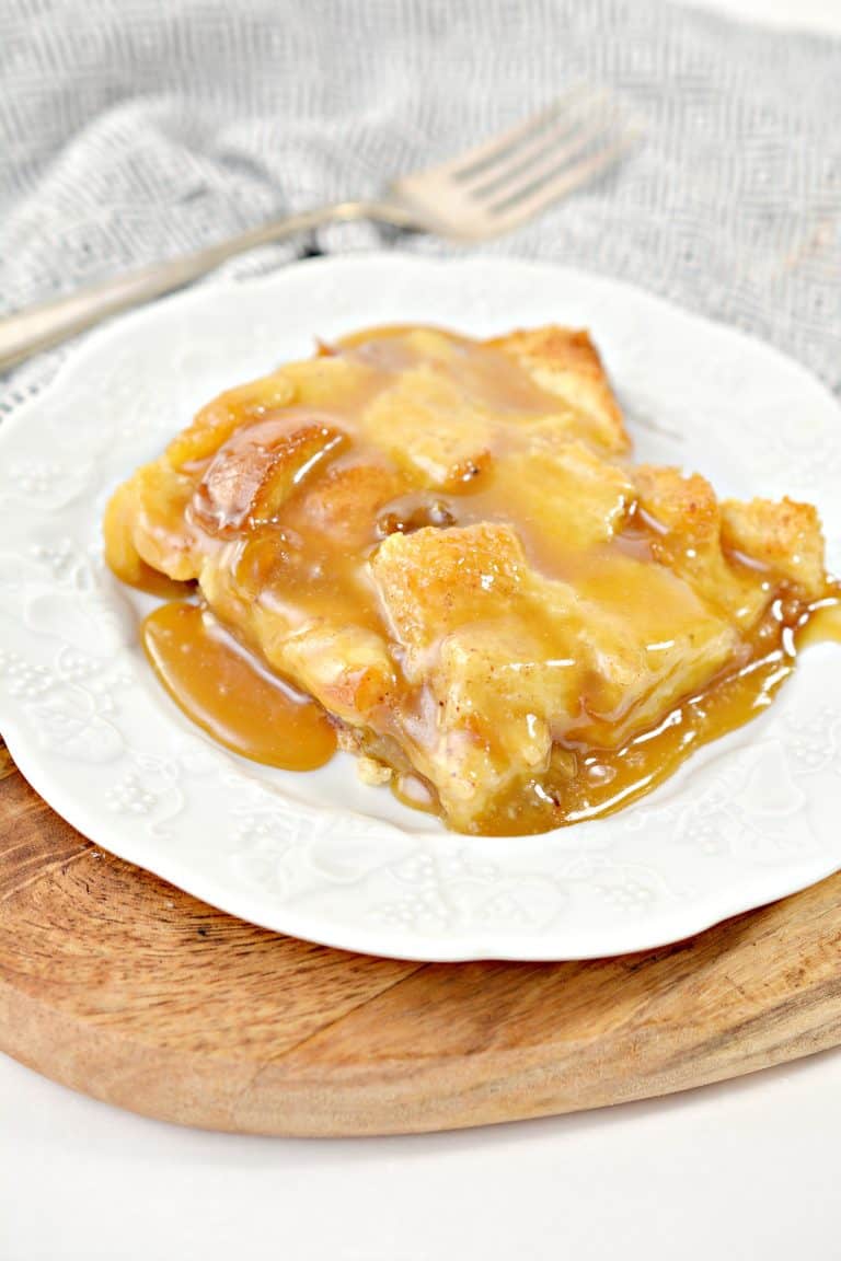 Old Fashioned Bread Pudding With Vanilla Sauce 5 768x1152 