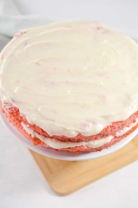 White Chocolate Strawberry Cake