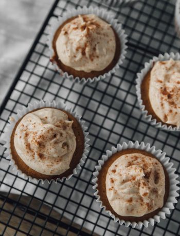 Pumpkin Cupcakes with Cinnamon Cream Cheese Frosting