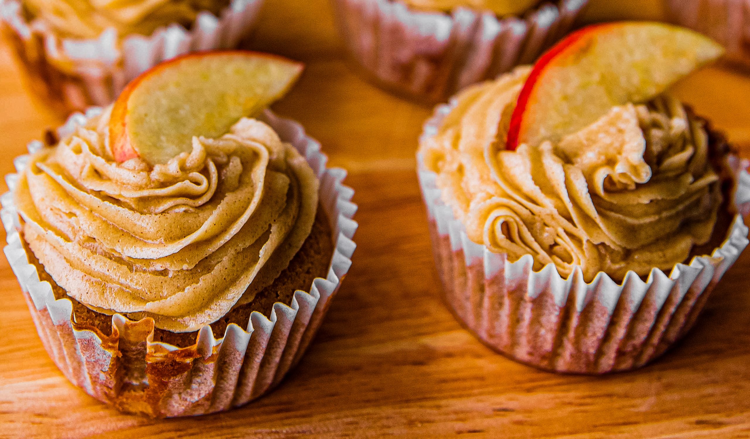 Apple Cider Cupcakes & Brown Sugar Cinnamon Buttercream