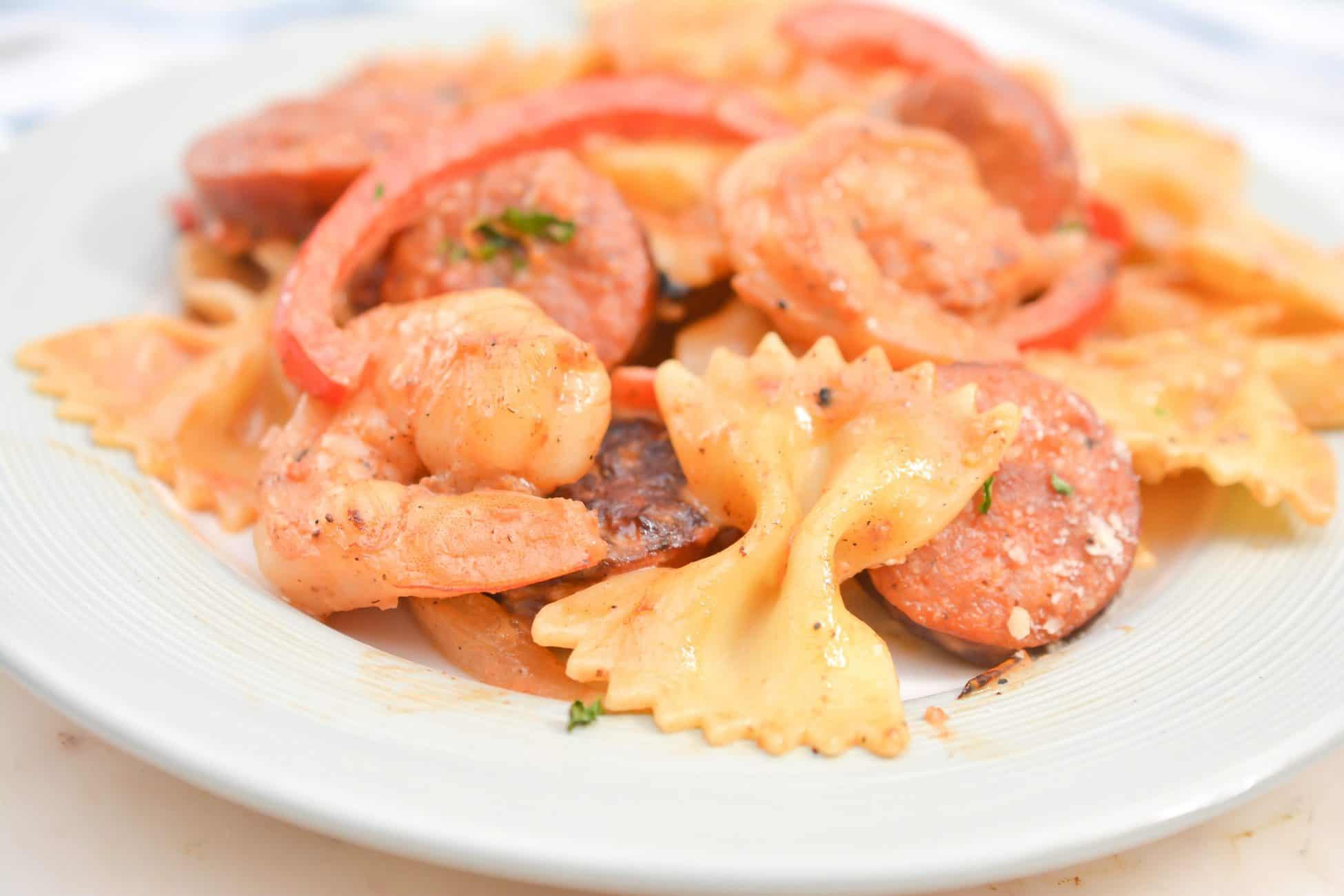 cajun shrimp pasta with sausage, cajun shrimp pasta, shrimp and sausage pasta