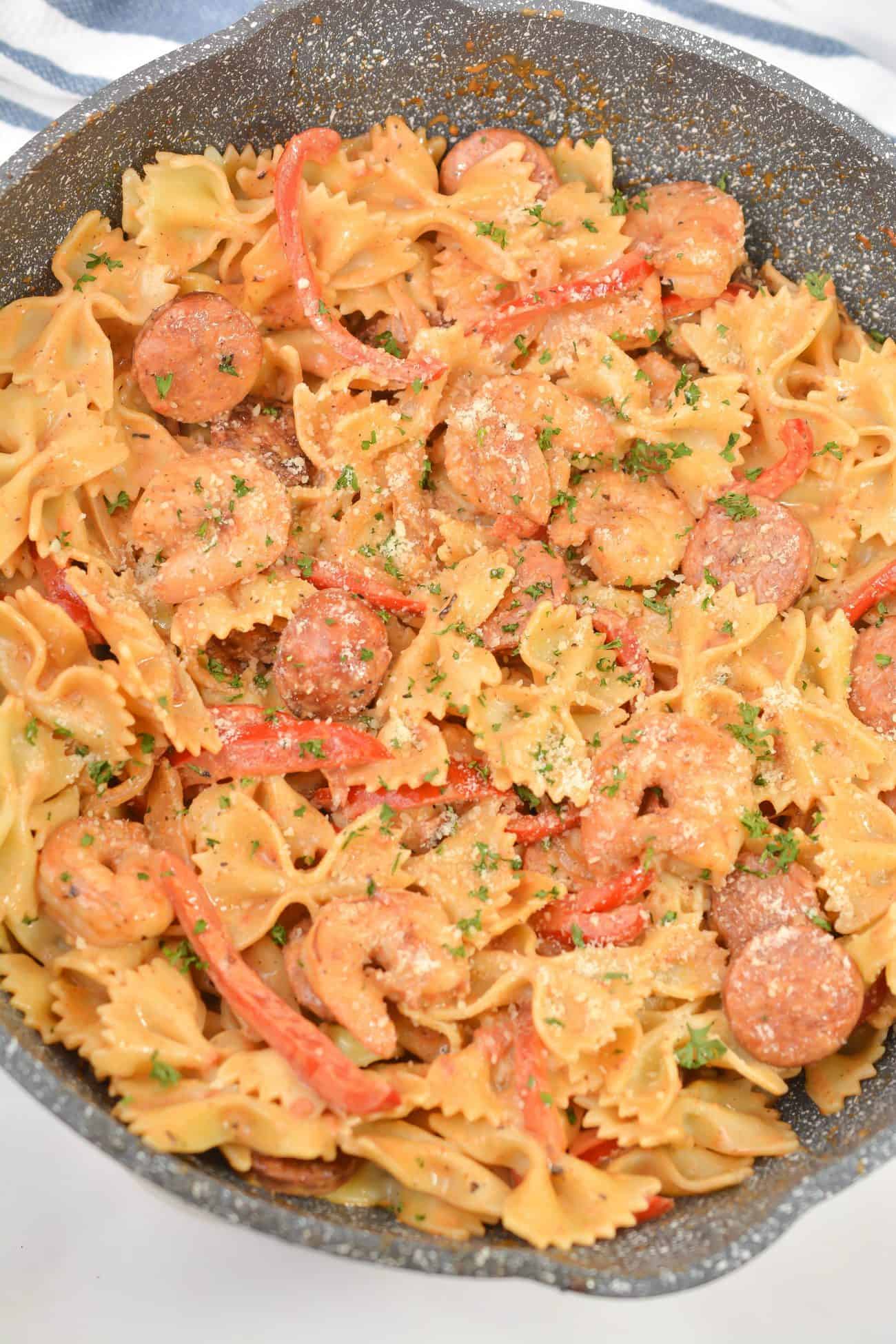 cajun shrimp pasta with sausage, cajun shrimp pasta, shrimp and sausage pasta