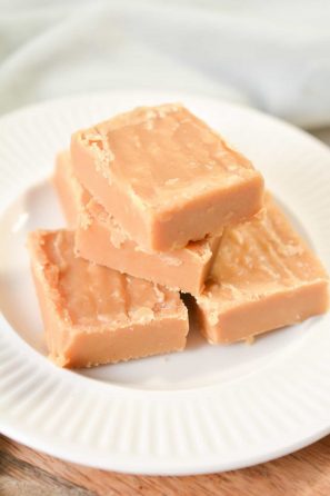 Easy Peanut Butter Fudge - Sweet Pea's Kitchen