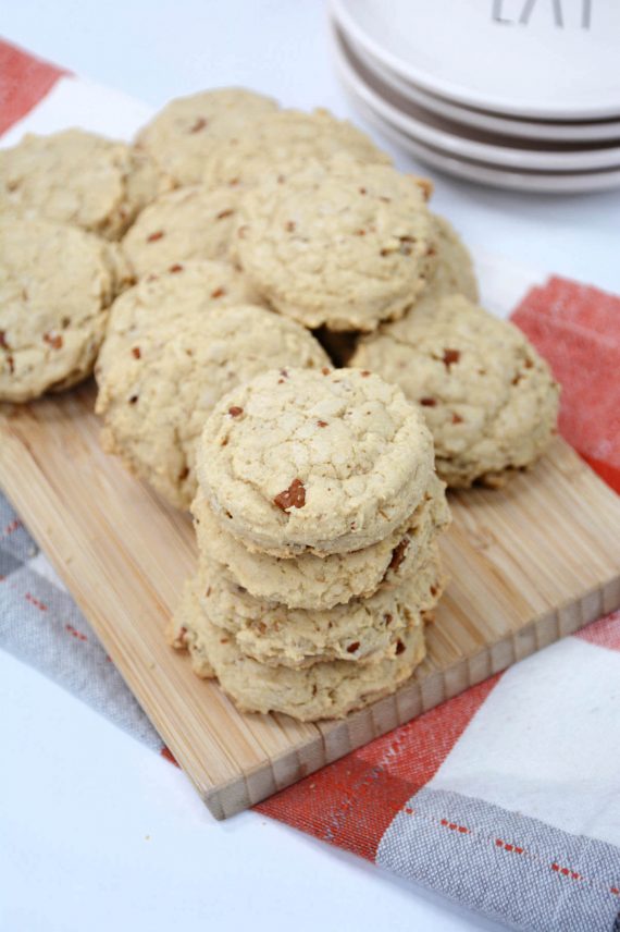 Southern Butter Pecan Praline Cake Recipe | Sweet Pea's Kitchen