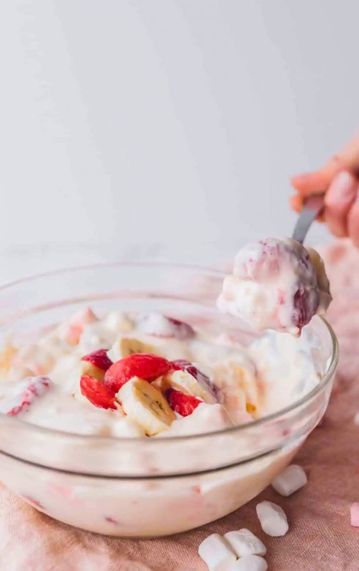strawberry banana cheesecake salad,
fruit salad cheesecake, strawberry banana cheesecake salad with cool whip