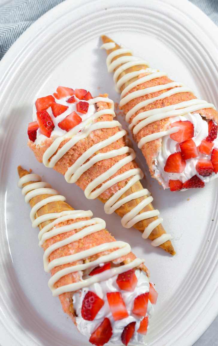 strawberry crunch cheesecake cones recipe