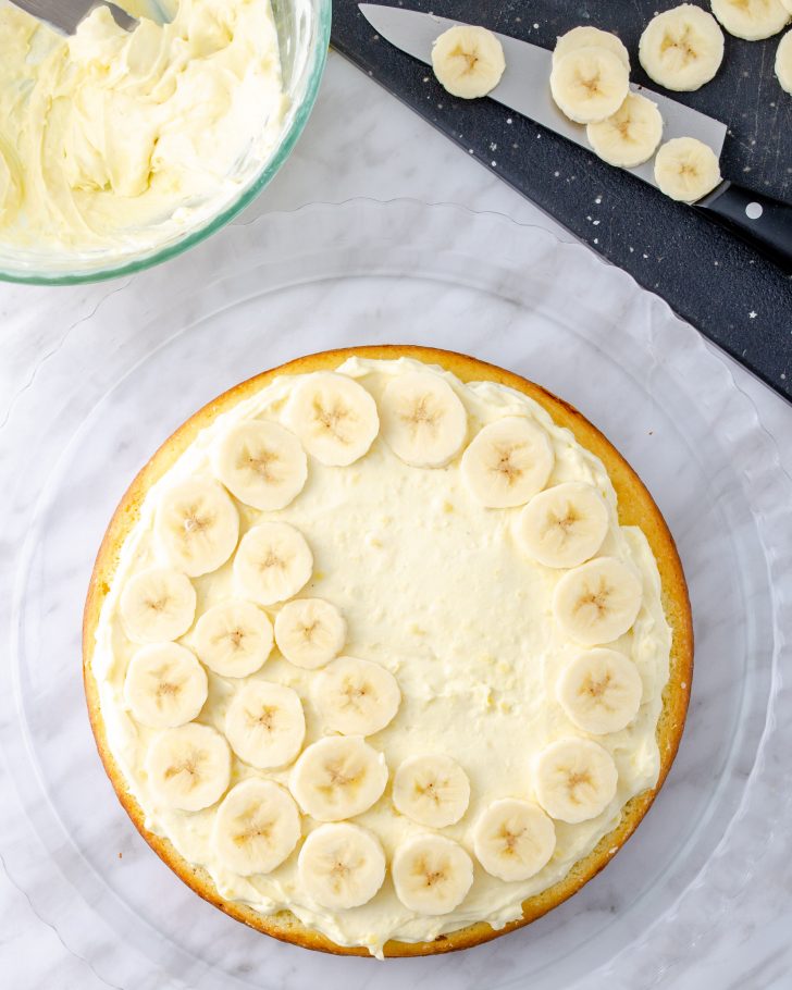 Slice the bananas, and add them to the top of the filling.