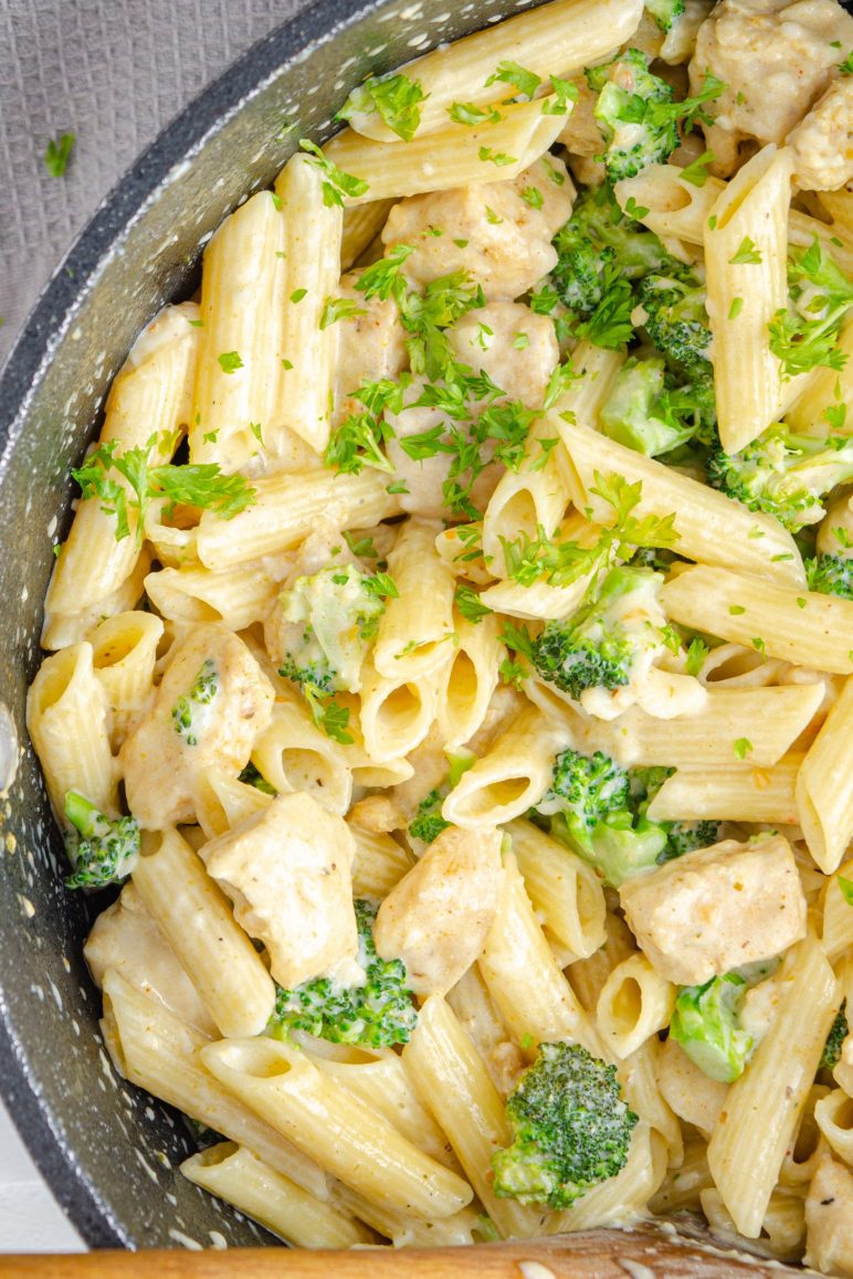 Best Crockpot Chicken Alfredo - Sweet Pea's Kitchen