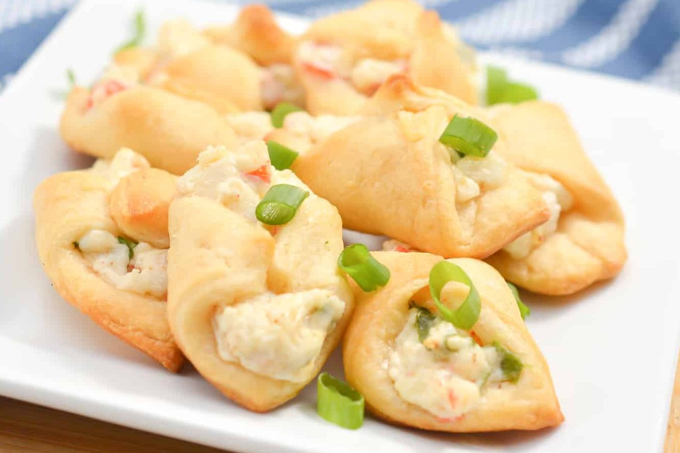 Crab and Cream Cheese Filled Crescent Rolls, crab crescent rolls, crescent roll appetizers, recipes with crescent rolls