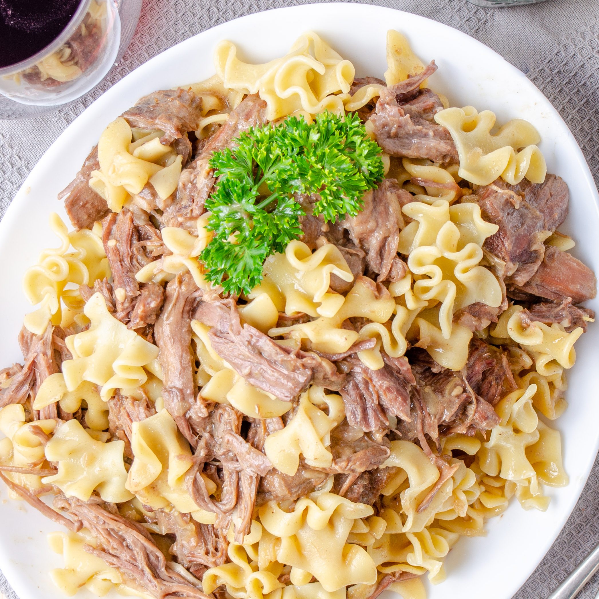 beef and noodles crockpot, beef and noodles recipe, crockpot beef and noodles