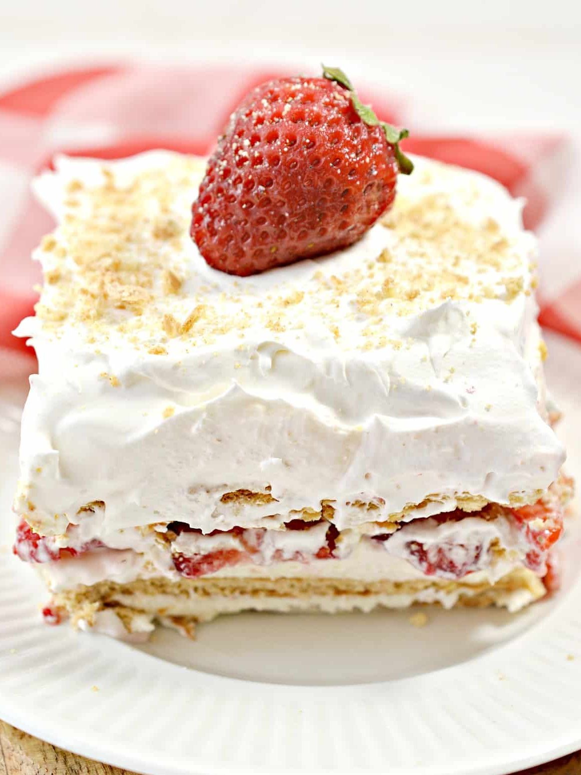 strawberry cheesecake icebox cake, icebox cake, strawberry icebox cake
