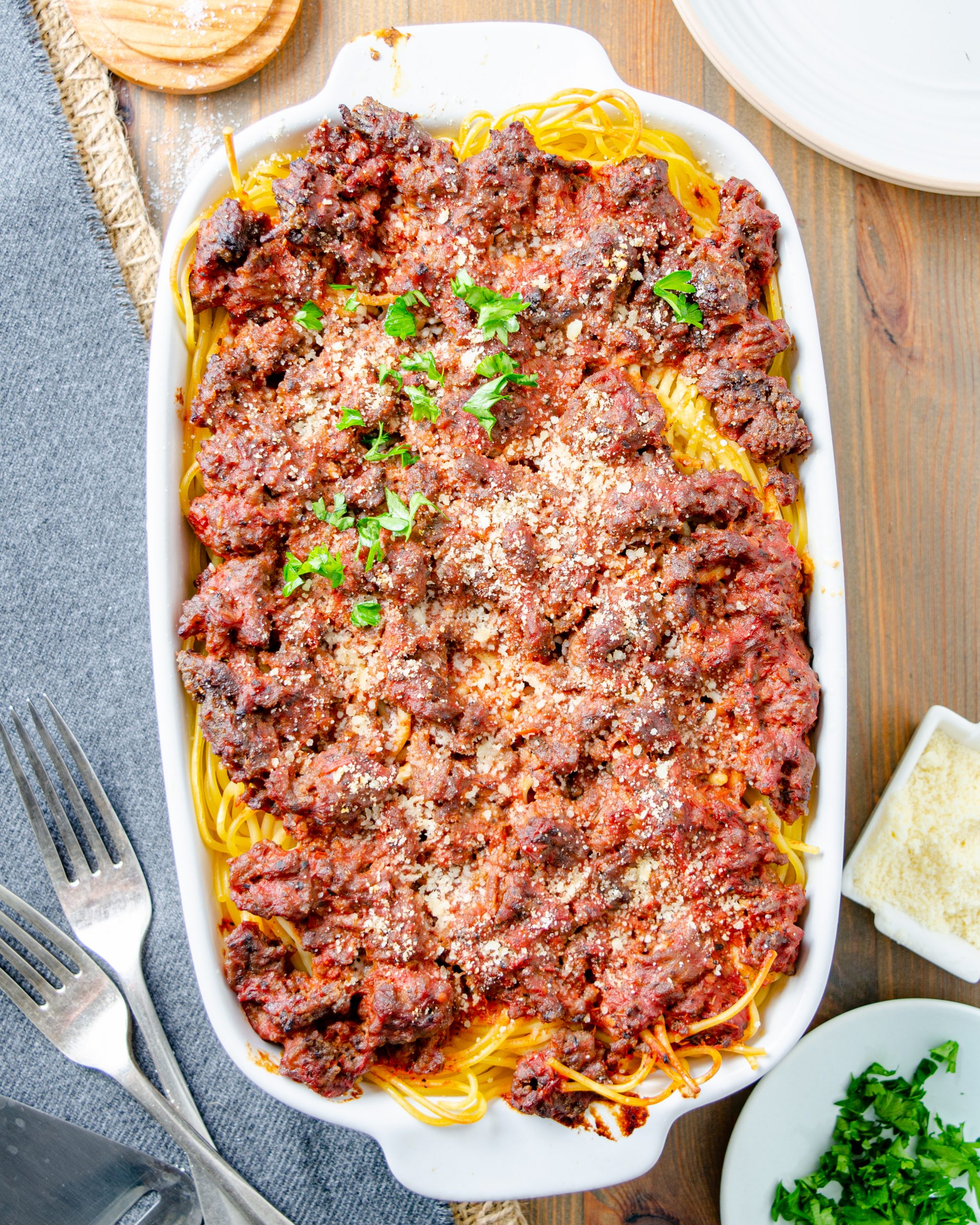 million dollar spaghetti casserole recipe, baked spaghetti recipe, spaghetti casserole with cream cheese and sour cream