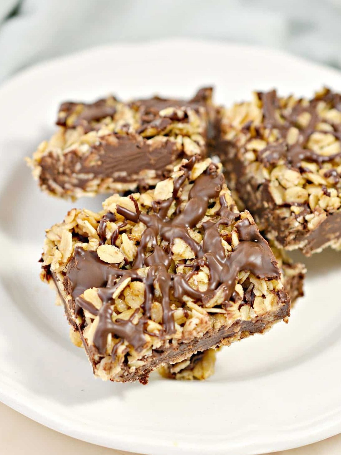 No-Bake Chocolate Oat Bars