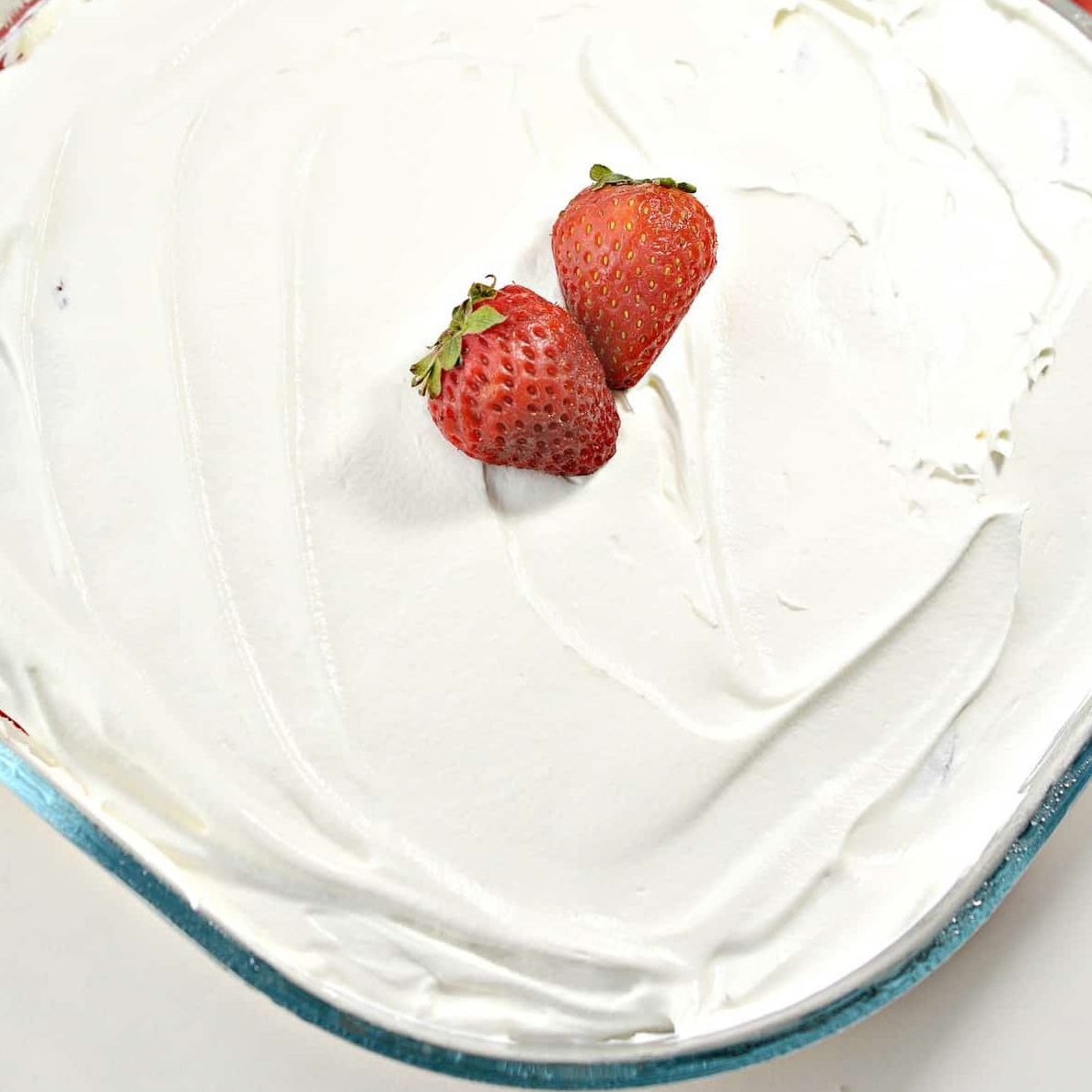 strawberry cheesecake icebox cake, icebox cake, strawberry icebox cake