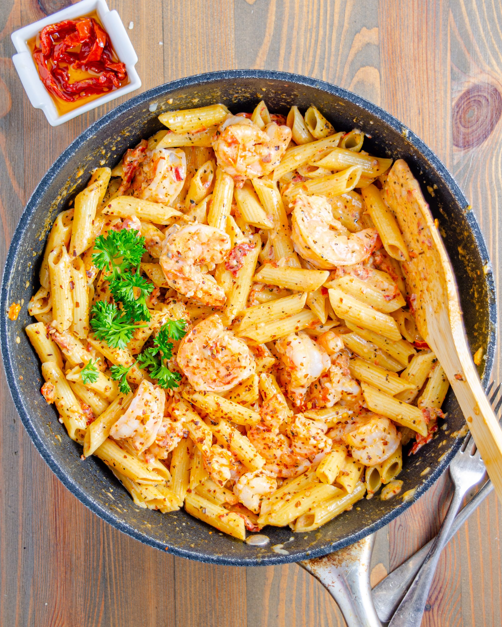 creamy mozzarella shrimp pasta, shrimp pasta recipe