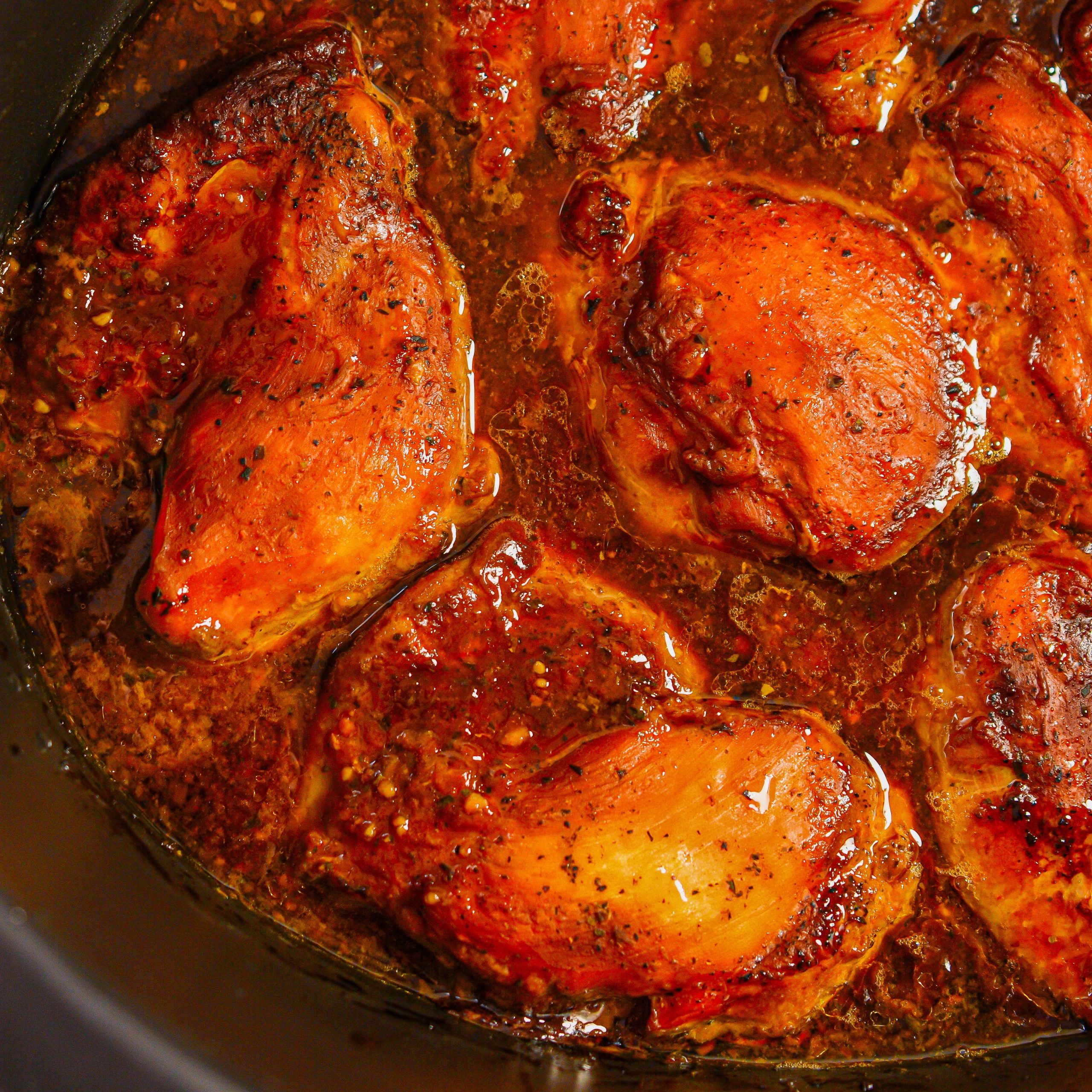 slow cooker honey garlic chicken thighs, honey garlic chicken thighs crock pot, honey garlic chicken thighs slow cooker