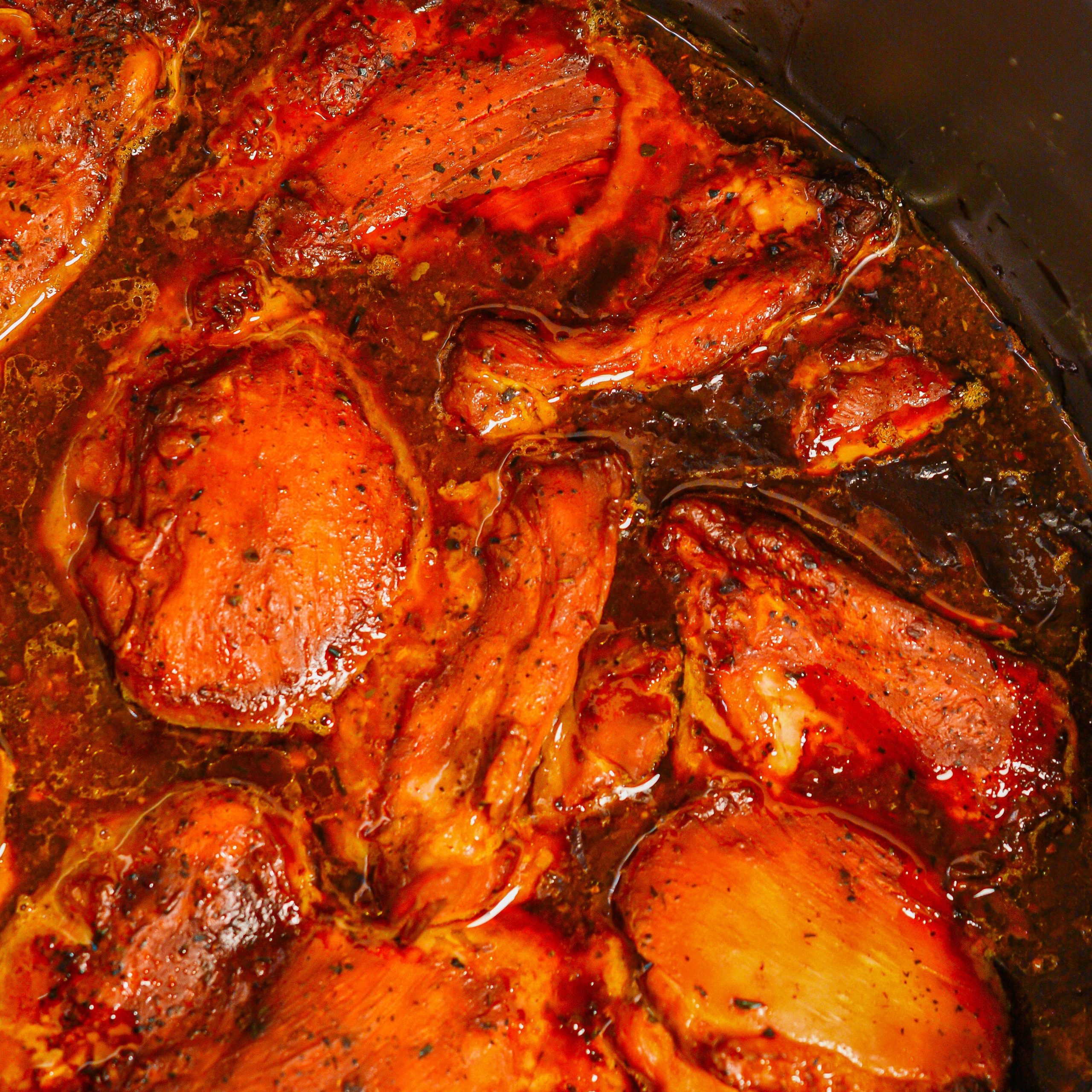 slow cooker honey garlic chicken thighs, honey garlic chicken thighs crock pot, honey garlic chicken thighs slow cooker