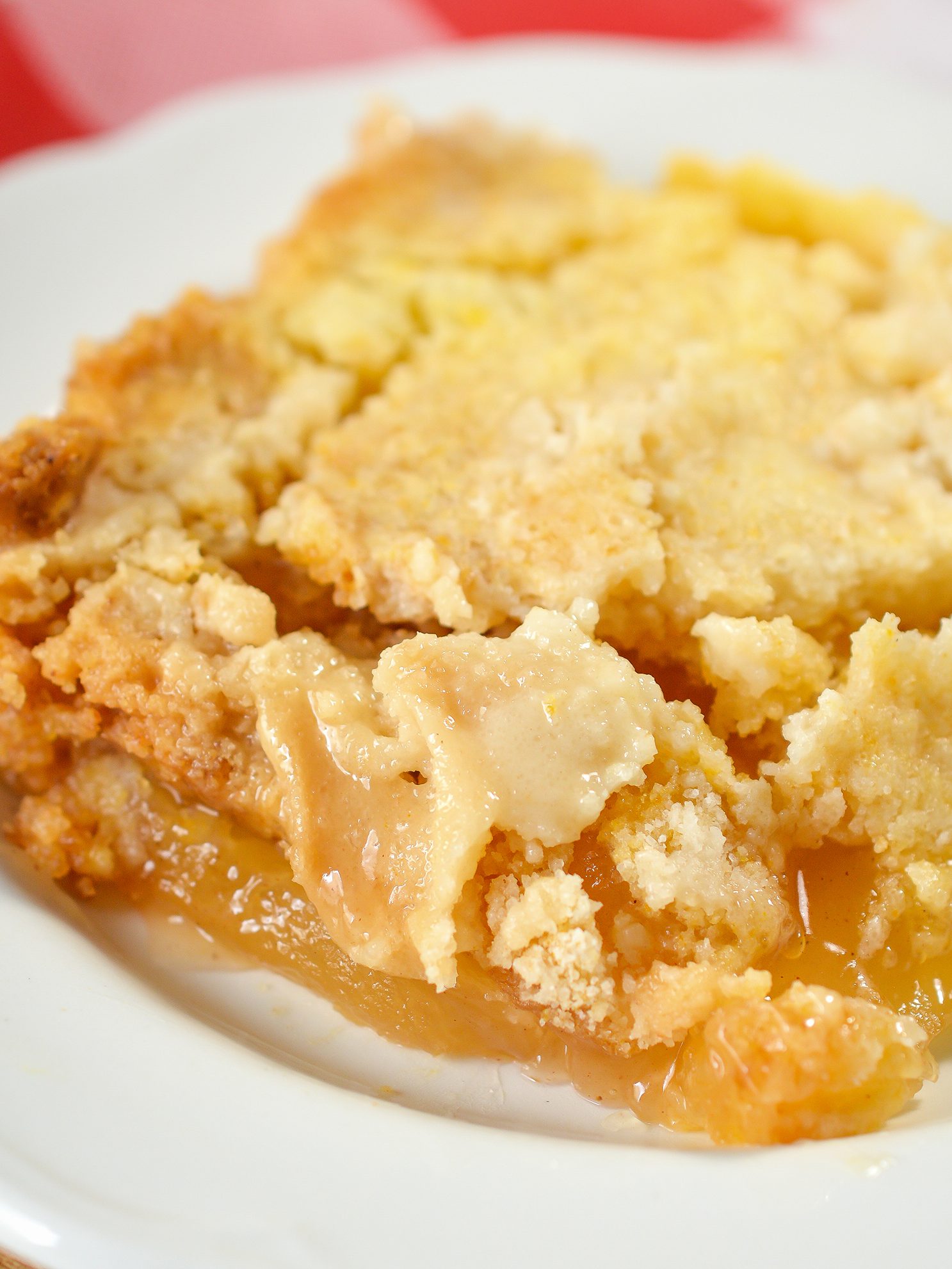 3 ingredient apple cake, apple pie cake, apple pie filling cake
