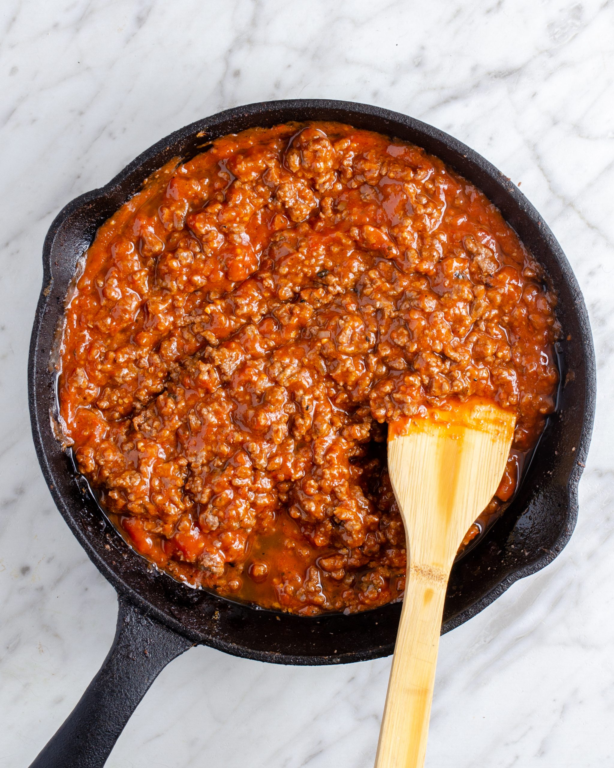 Reduce the heat, and stir in the pasta sauce. Set aside