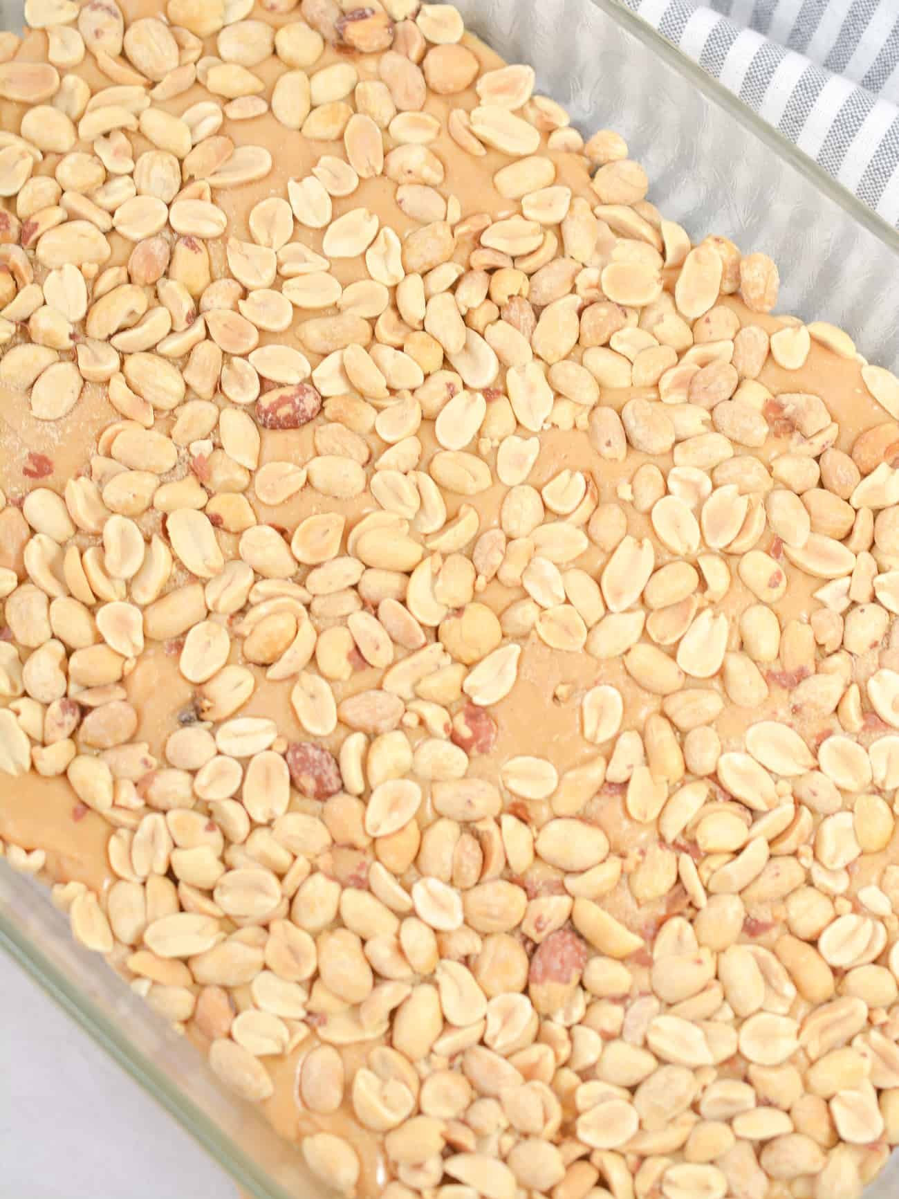 Top the mixture with the rest of the peanuts.