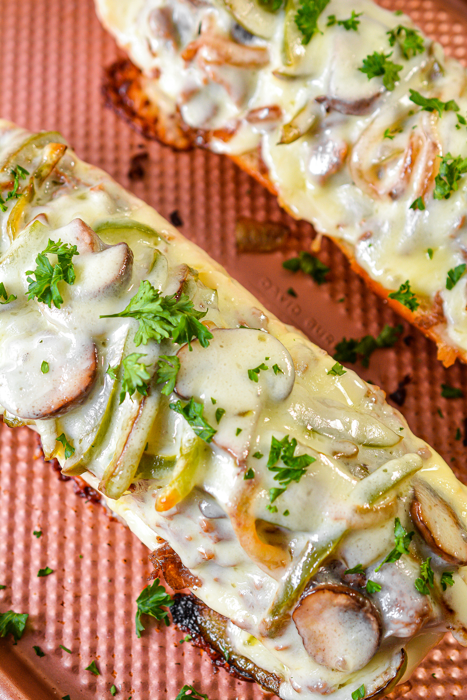 philly cheesesteak cheesy bread, philly cheesesteak recipe, cheesy bread