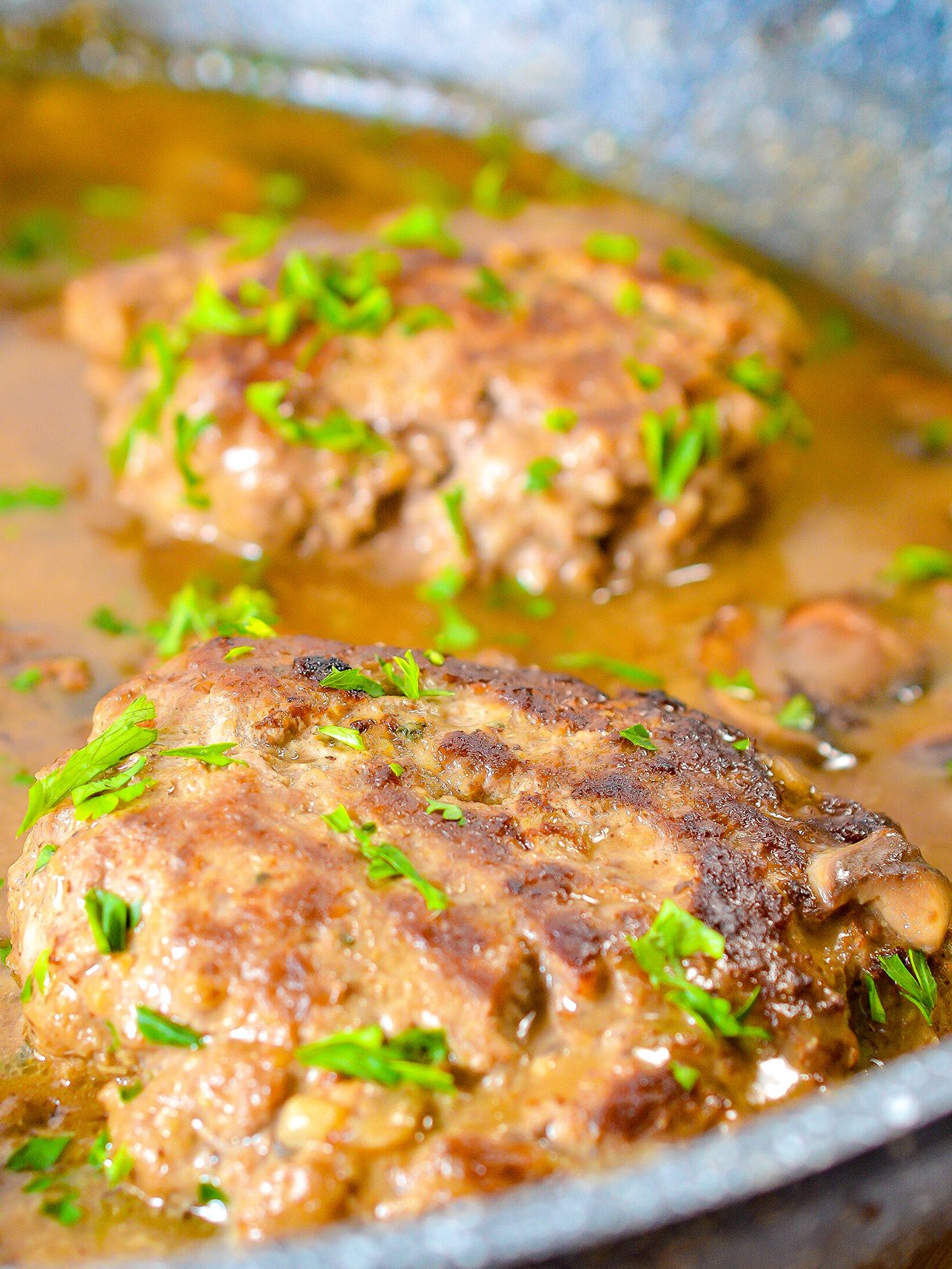 easy salisbury steak with mushroom gravy, salisbury steak recipe, simple salisbury steak recipe