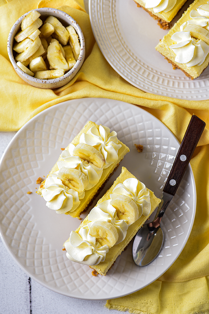 banana cream cheesecake bars, banana cheesecake bars, no bake banana cheesecake recipe