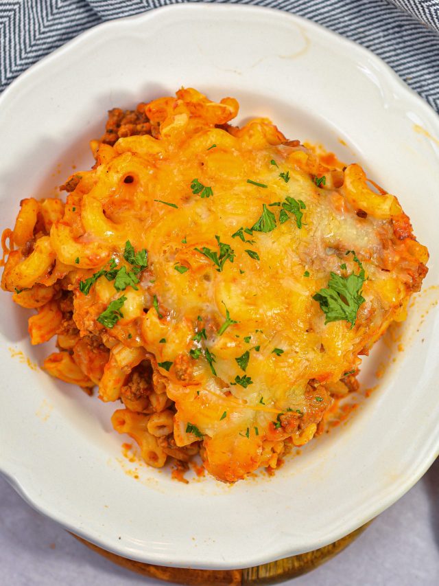 Cheesy Hamburger Casserole - Sweet Pea's Kitchen