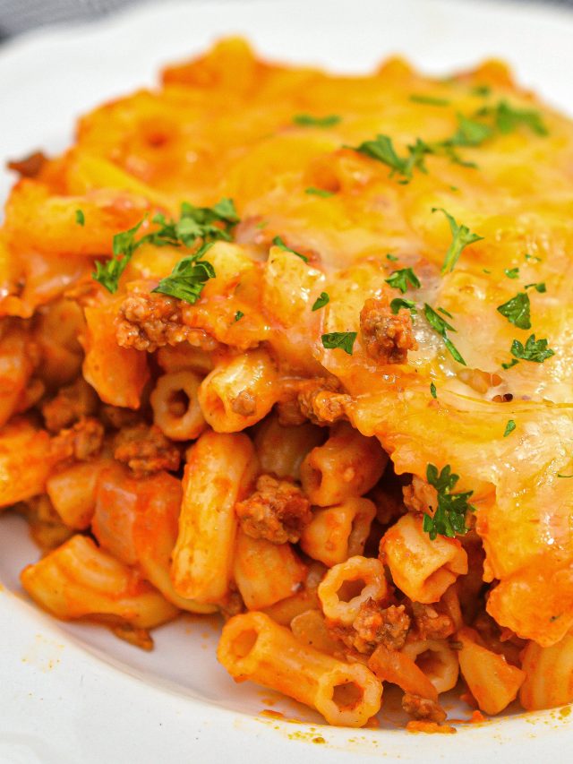 Cheesy Hamburger Casserole - Sweet Pea's Kitchen