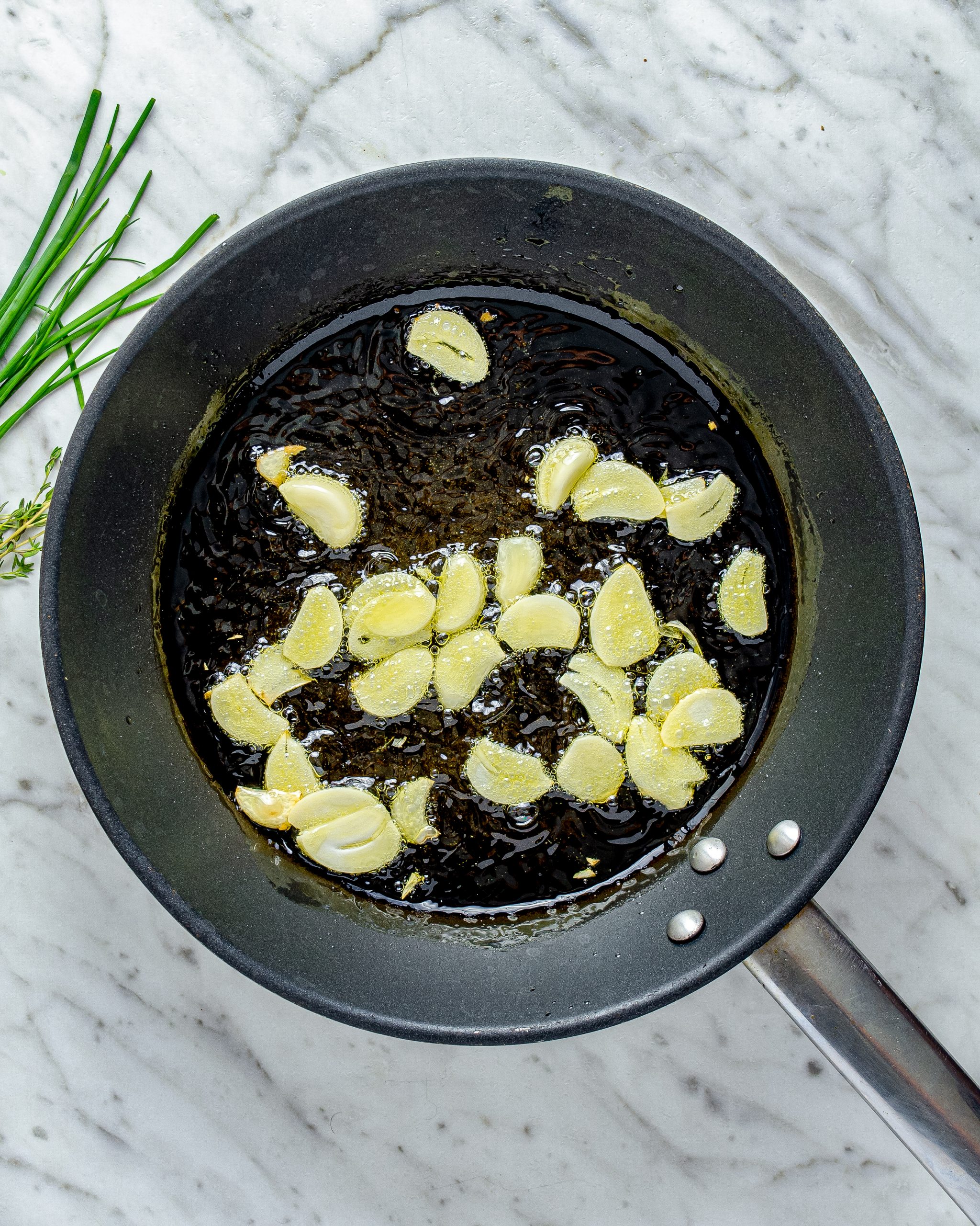 heat oil, and garlic in a 10-inch skillet over medium-high heat