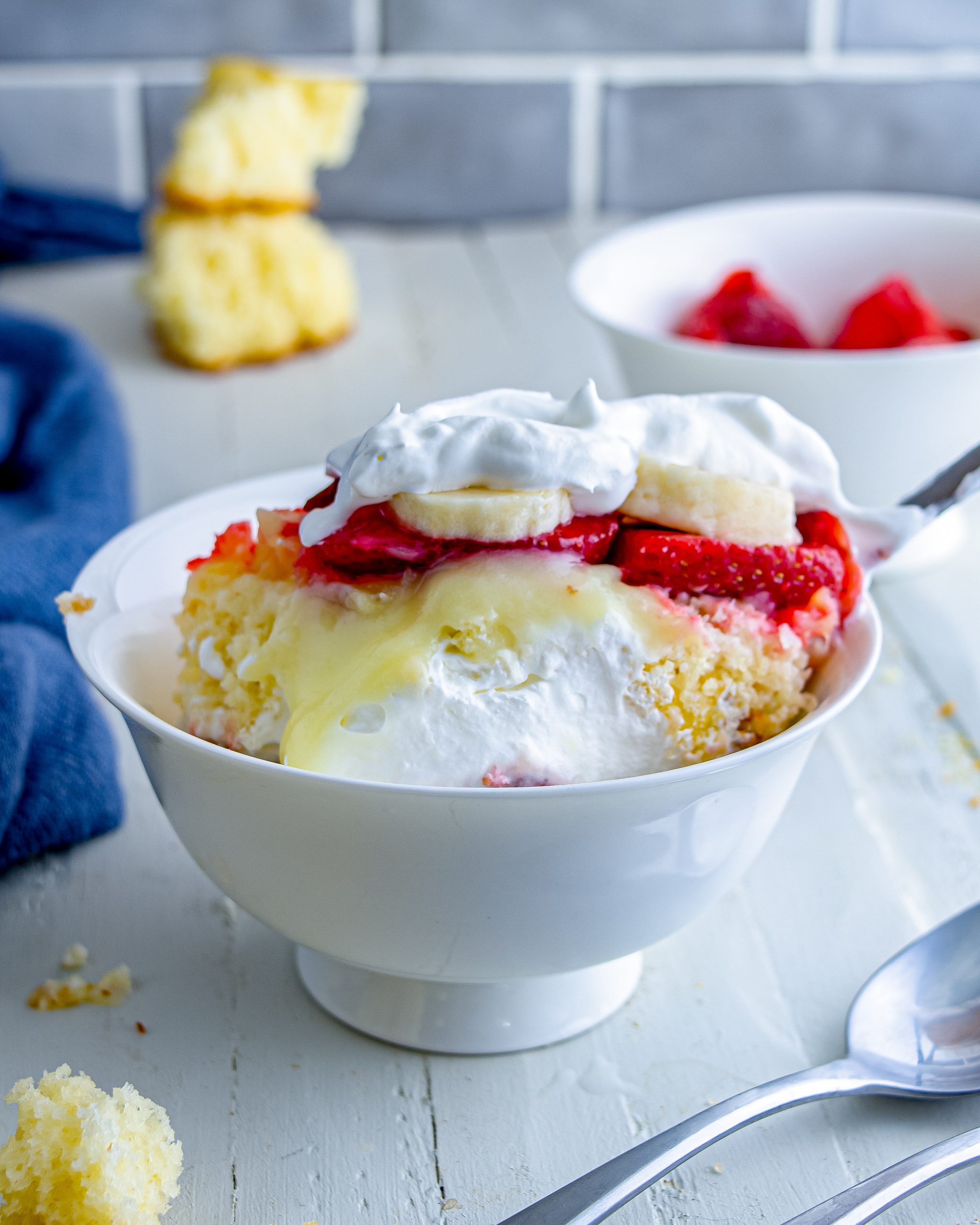strawberry punch bowl cake, southern strawberry punch bowl cake, strawberry punch bowl cake recipe