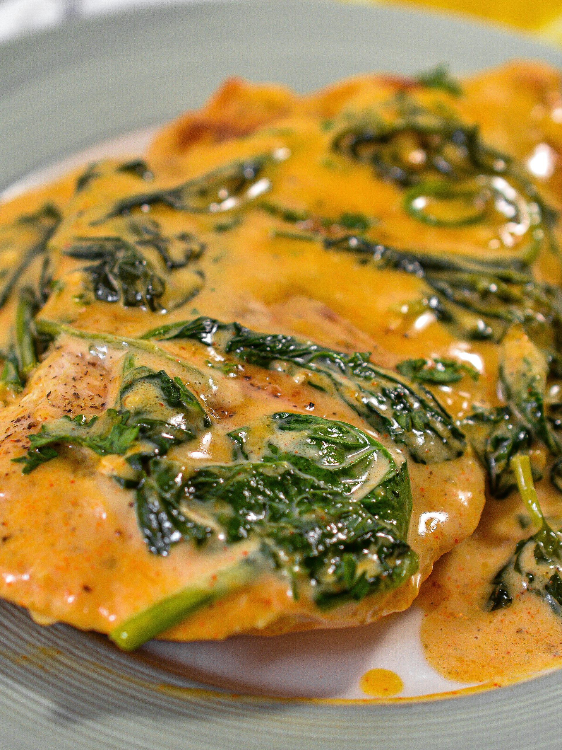 chicken and spinach, chicken and spinach recipe, chicken and spinach in creamy paprika sauce