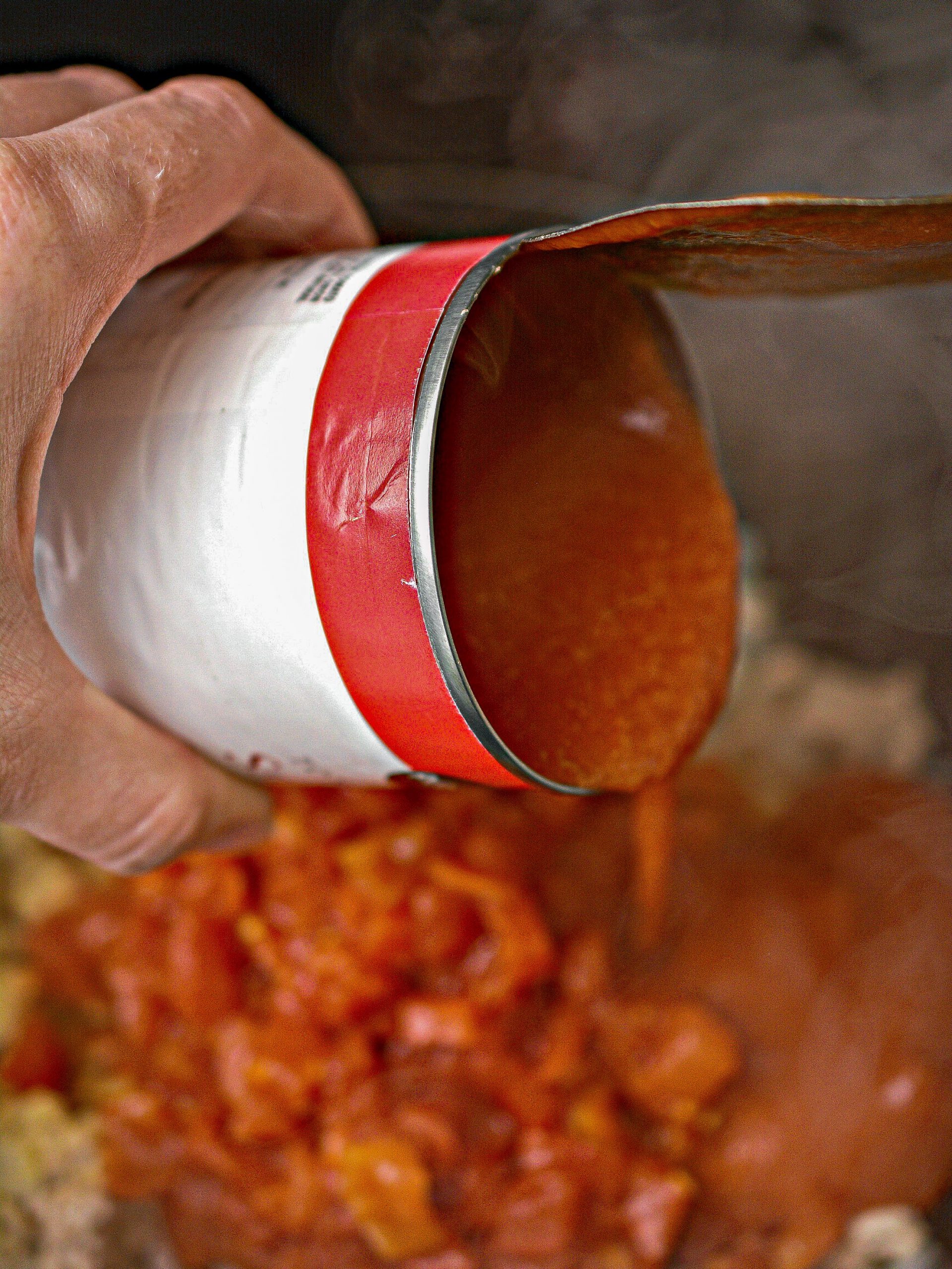 pour in the tomato sauce.